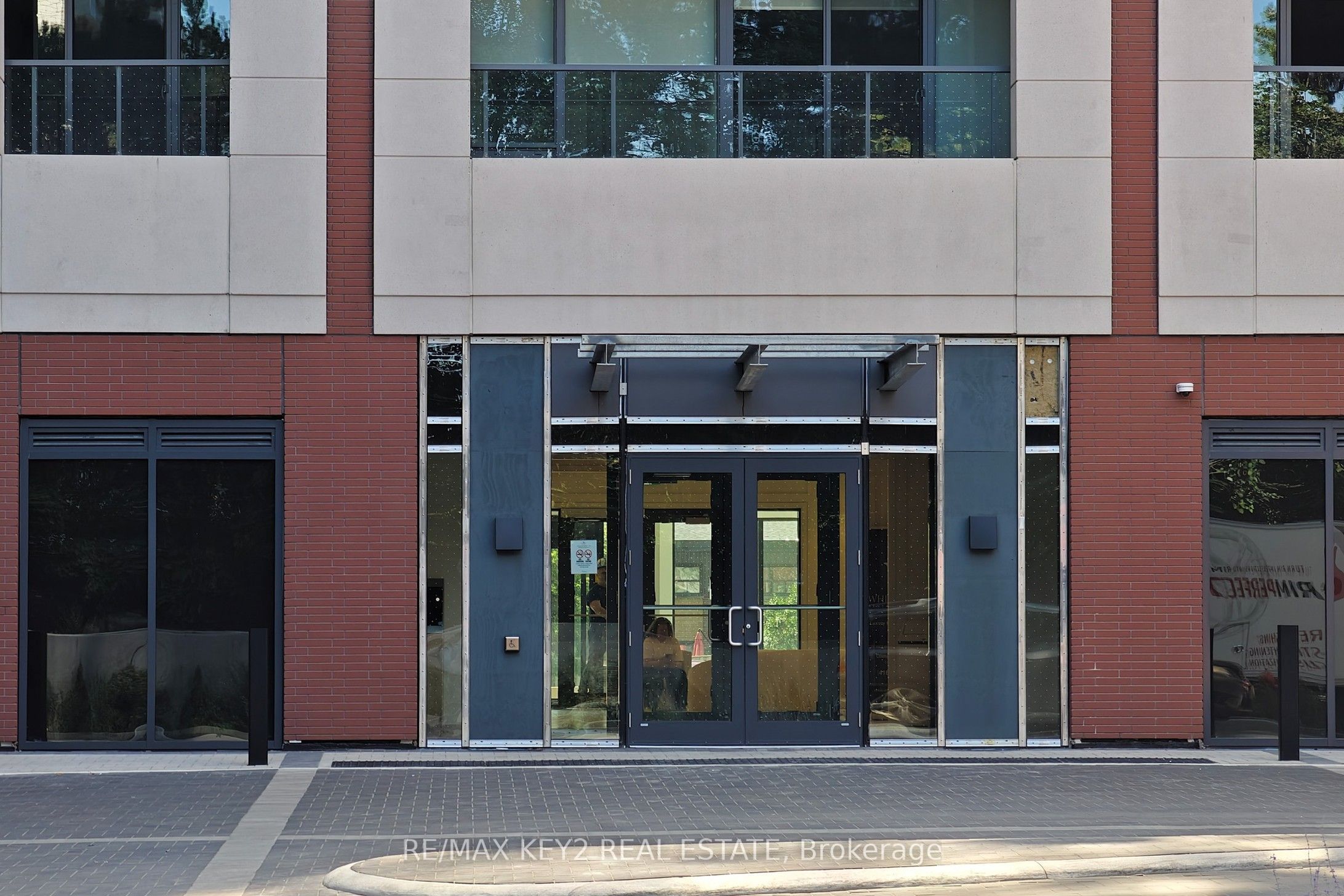 4010 Eglinton Avenue W 710, Toronto, ON M9A 0G5 photo 2