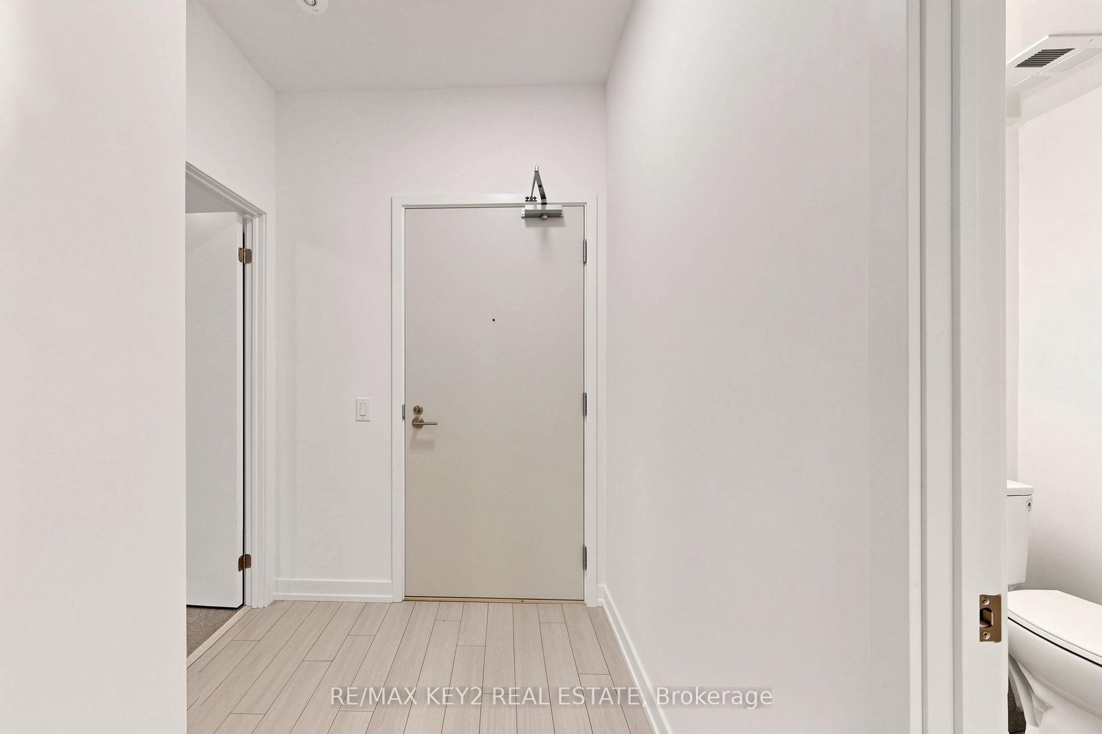4010 Eglinton Avenue W 710, Toronto, ON M9A 0G5 photo 4