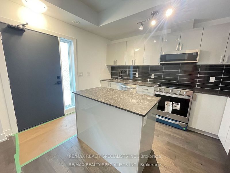 1095 Douglas Mccurdy Comm 157, Mississauga, ON L5G 1H9 photo 2