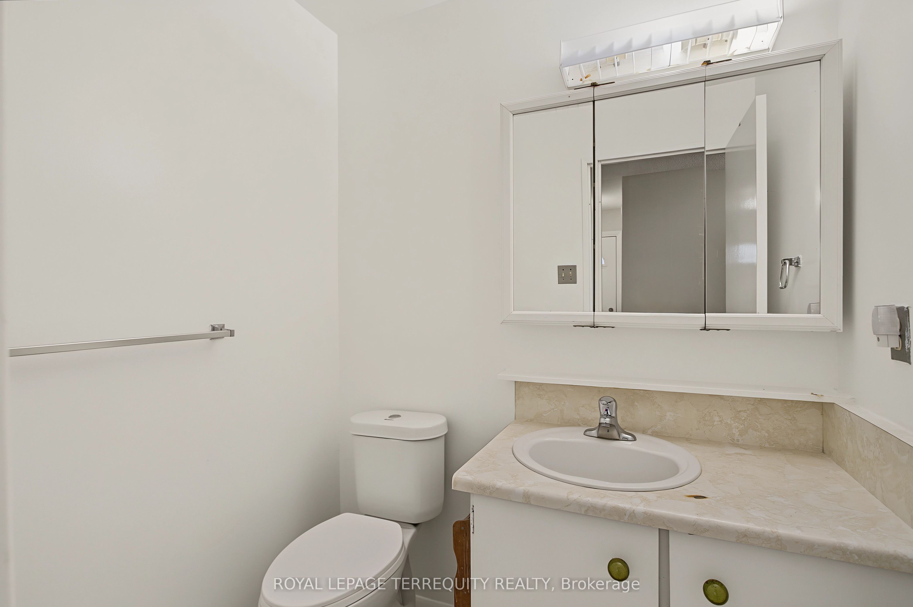 11 Four Winds Drive 18, Toronto, ON M3J 1K7 photo 3