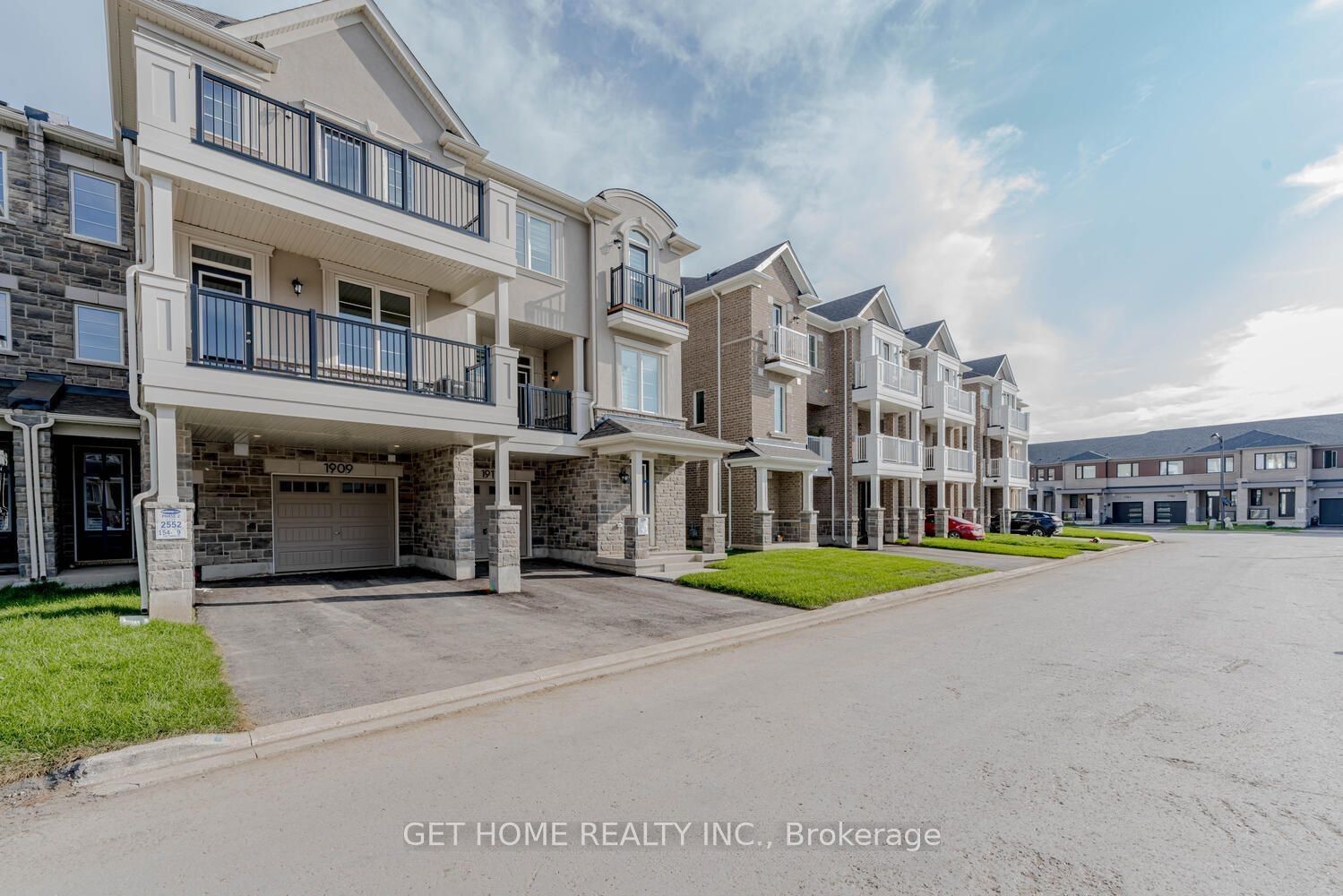 1909 Thames Circle, Milton, ON L9E 1Y9 photo 2