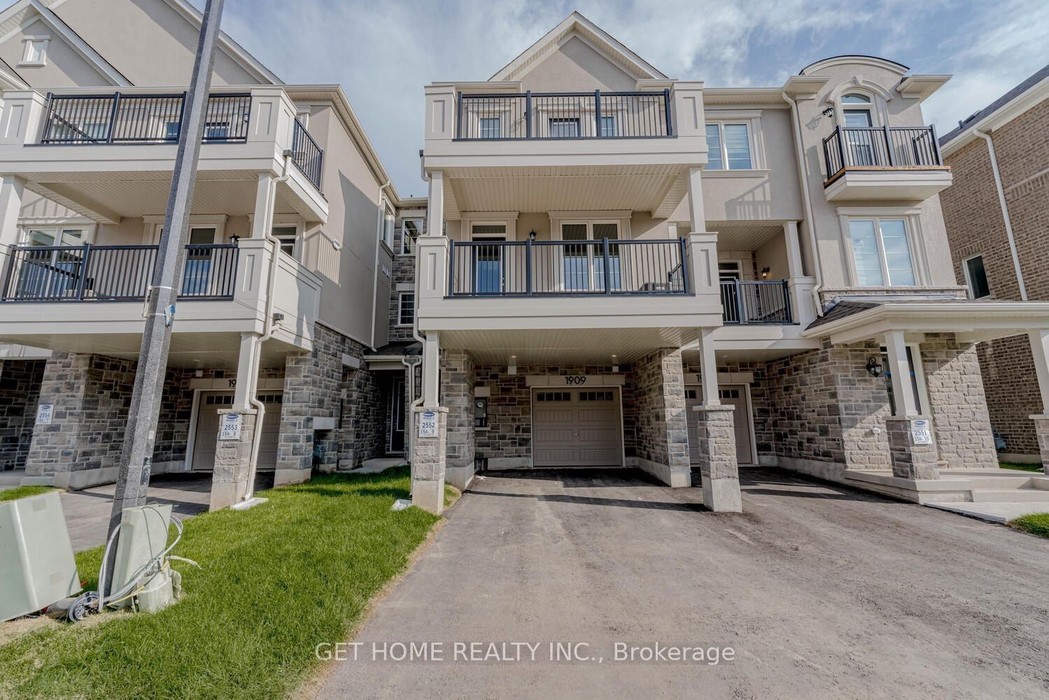 1909 Thames Circle, Milton, ON L9E 1Y9 photo 3