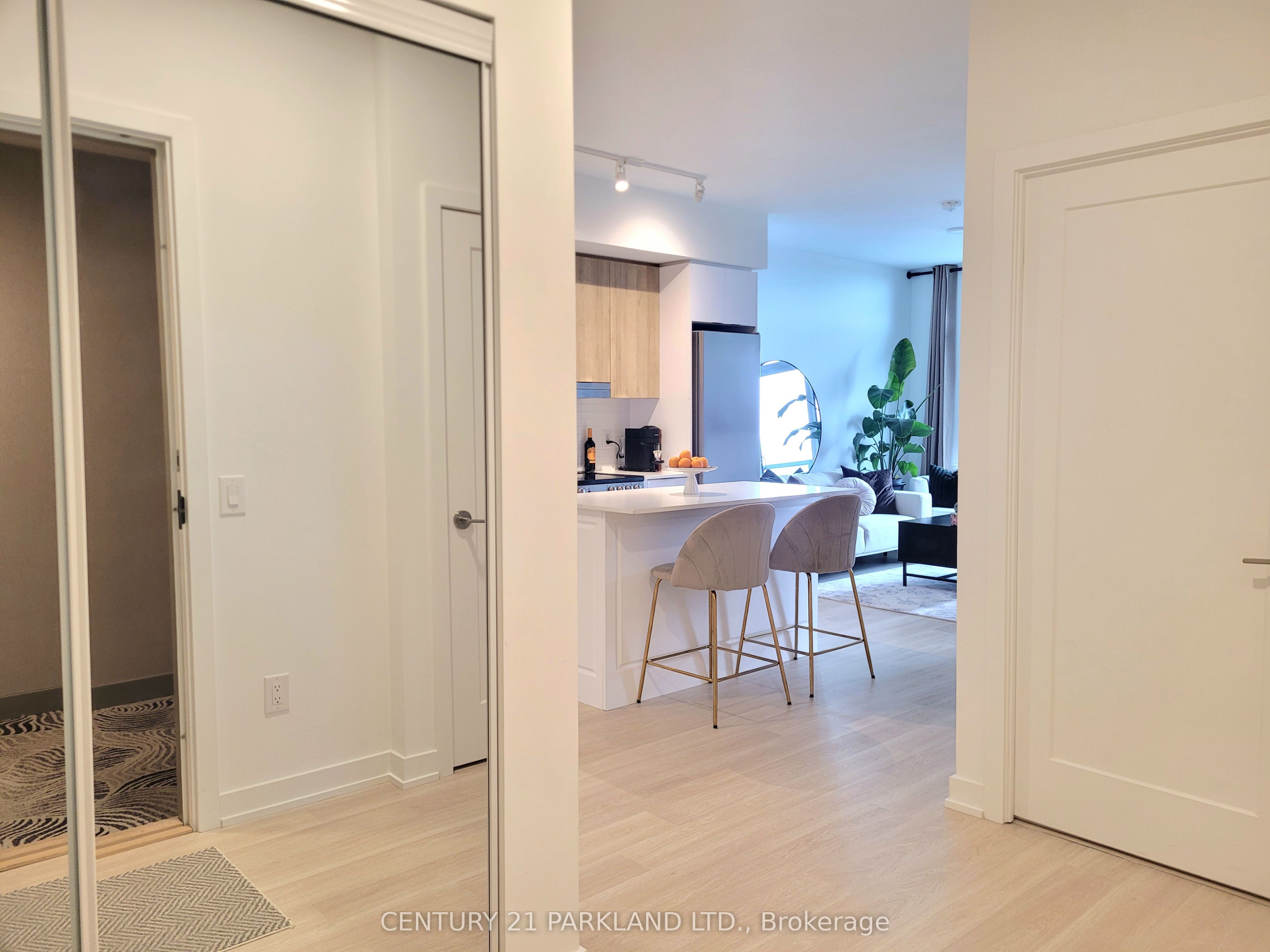 5105 Hurontario Street 401, Mississauga, ON L4Z 3X7 photo 3