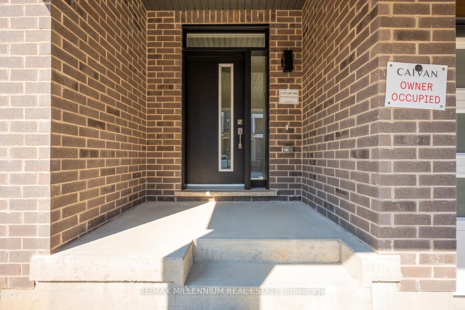 36 Thornbird Crescent Upper, Brampton, ON L7A 0B8 photo 2