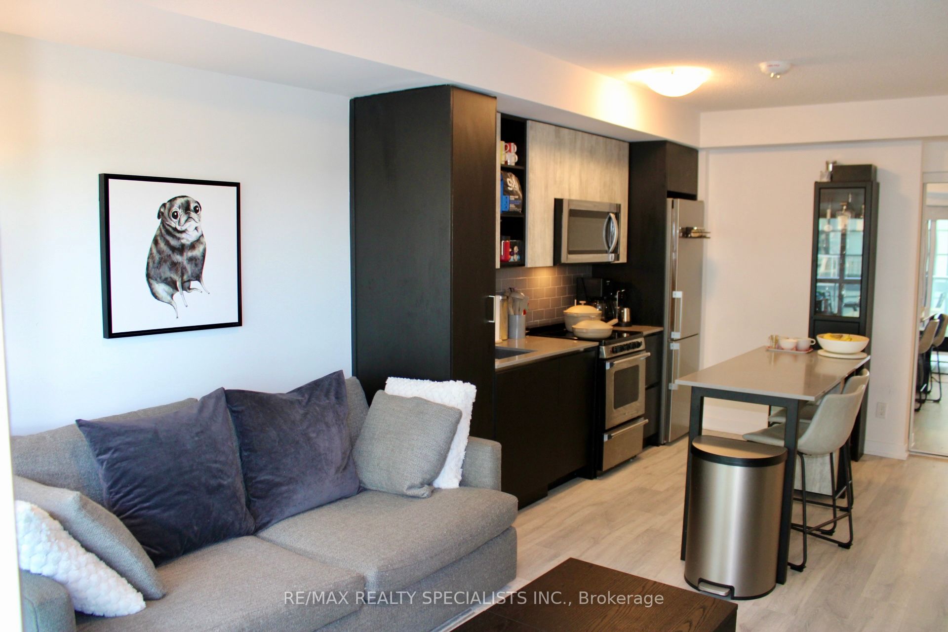 251 Manitoba Street 809, Toronto, ON M8Y 0C7 photo 5