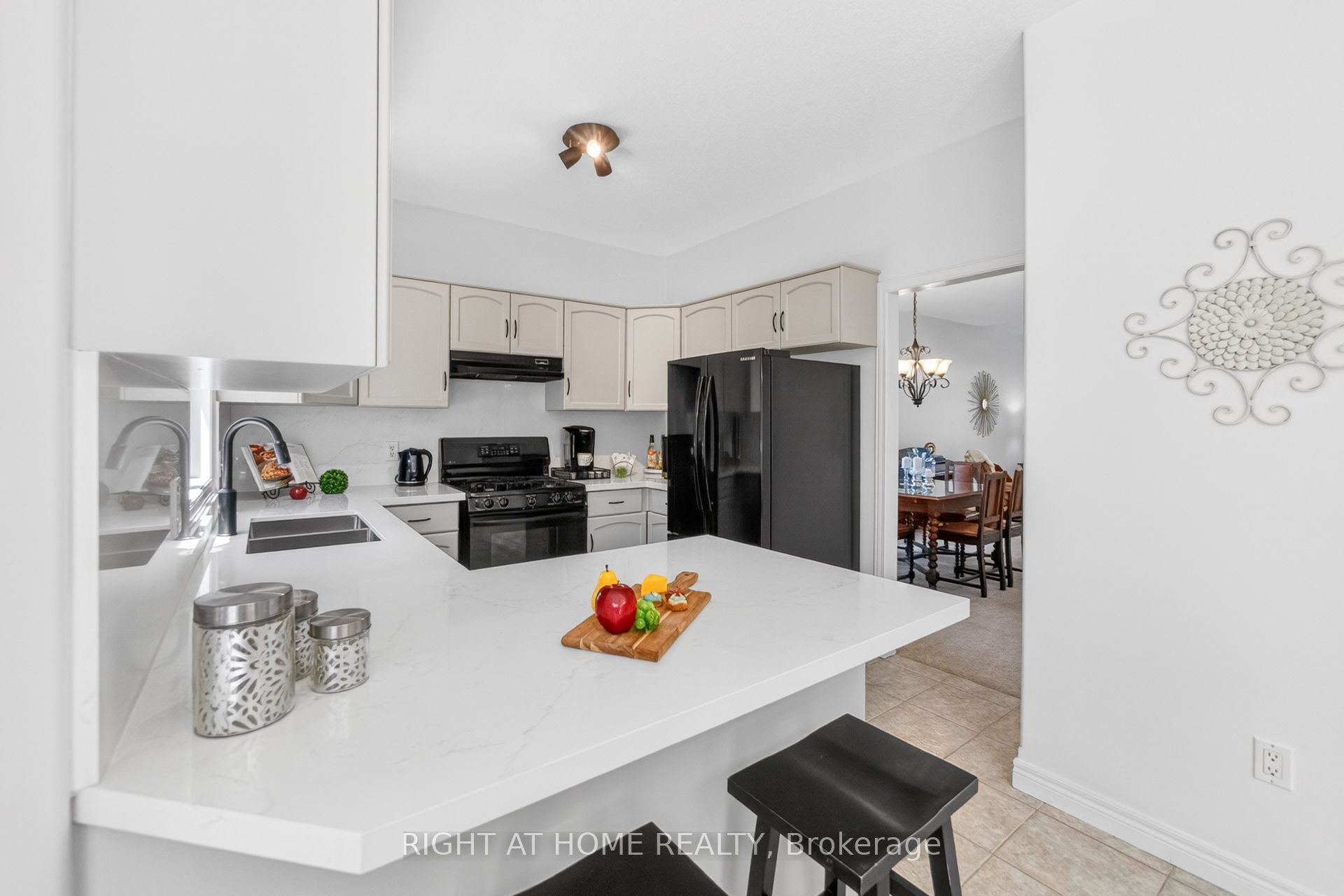 72 Beardmore Crescent, Halton Hills, ON L7J 2Z1 photo 3