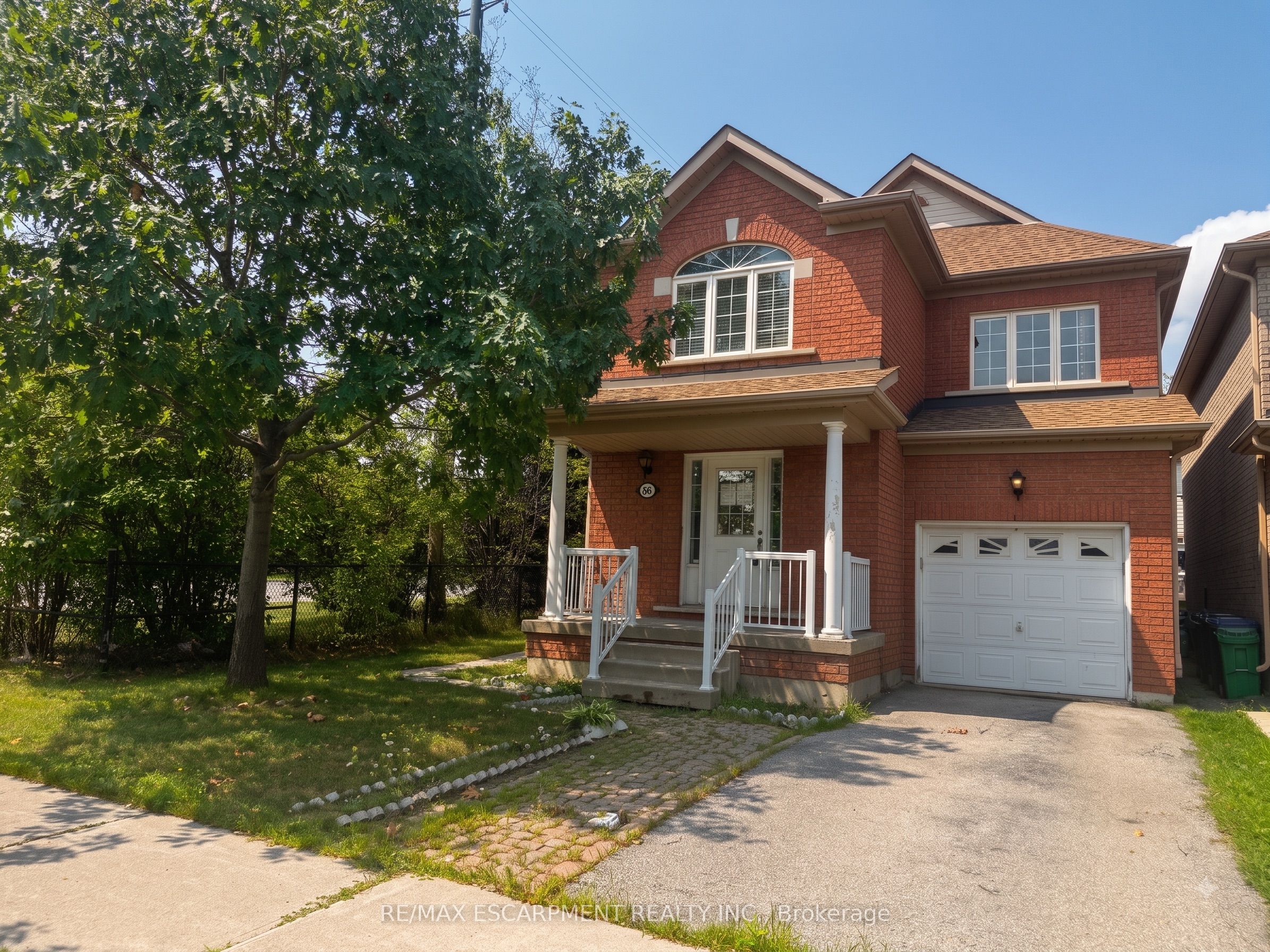 56 Peachleaf Crescent, Brampton, ON L7A 2B4 photo 2