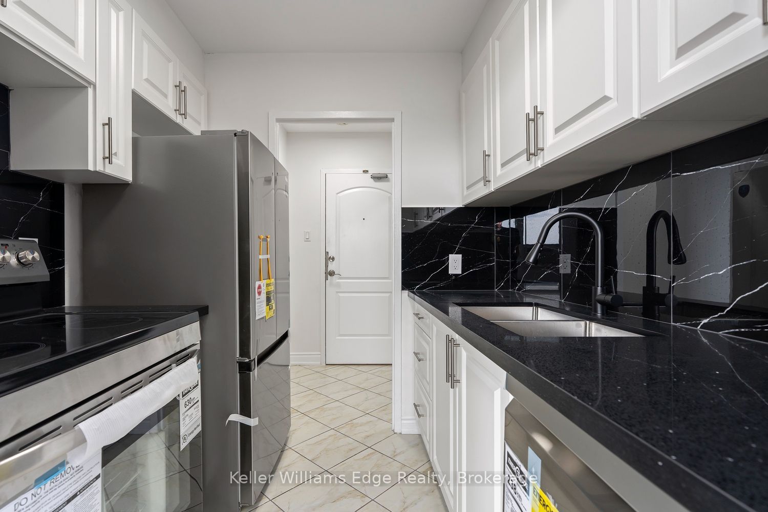 3145 Queen Frederica Drive 608, Mississauga, ON L4Y 3A7 photo 3