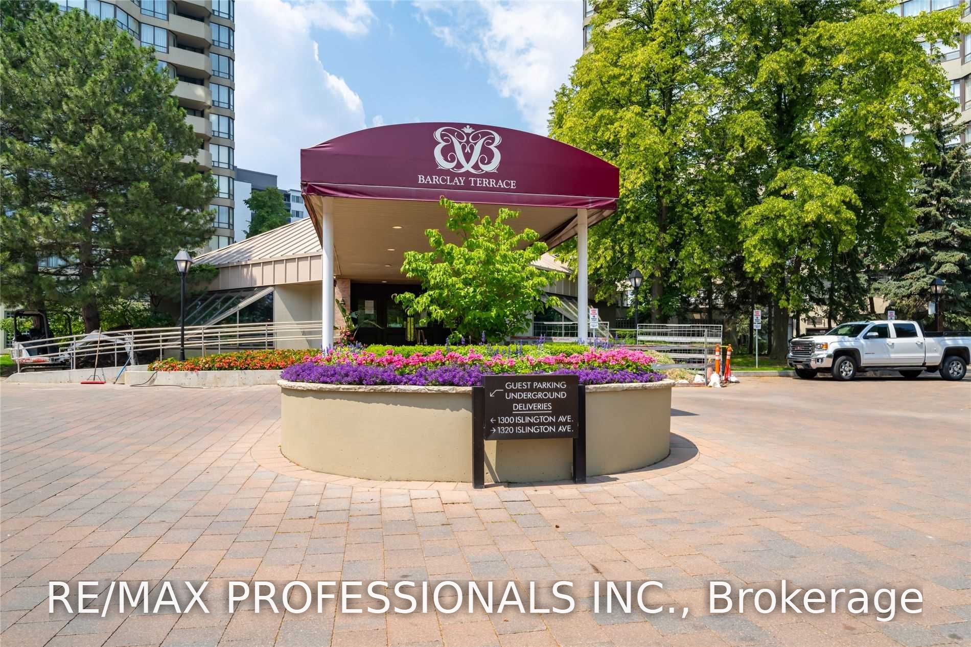 1300 Islington Avenue 809, Toronto, ON M9A 5C4 photo 2