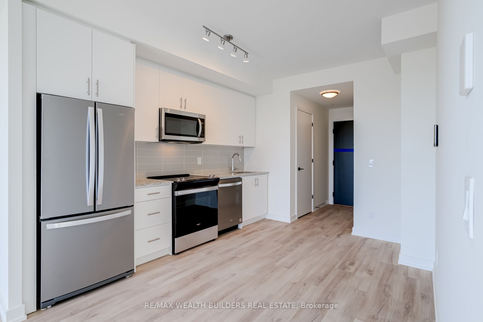 335 Wheat Boom Drive 813, Oakville, ON L6H 7C2