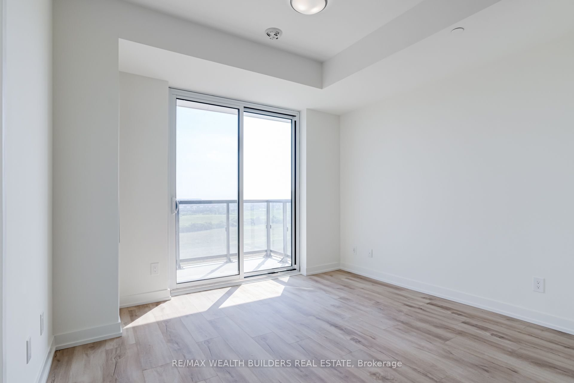 335 Wheat Boom Drive 813, Oakville, ON L6H 7C2 photo 5