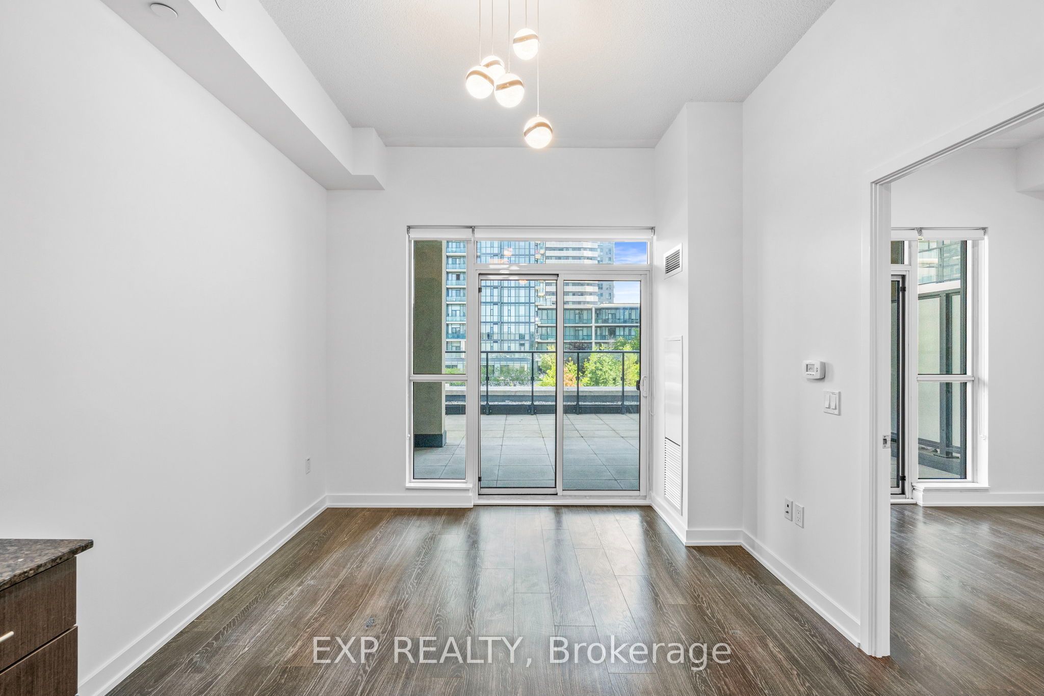 4055 Parkside Village Drive 617, Mississauga, ON L5B 0K8 photo 5