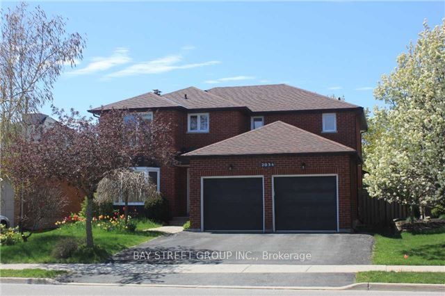 2034 Oxford Avenue, Oakville, ON L6H 4K7