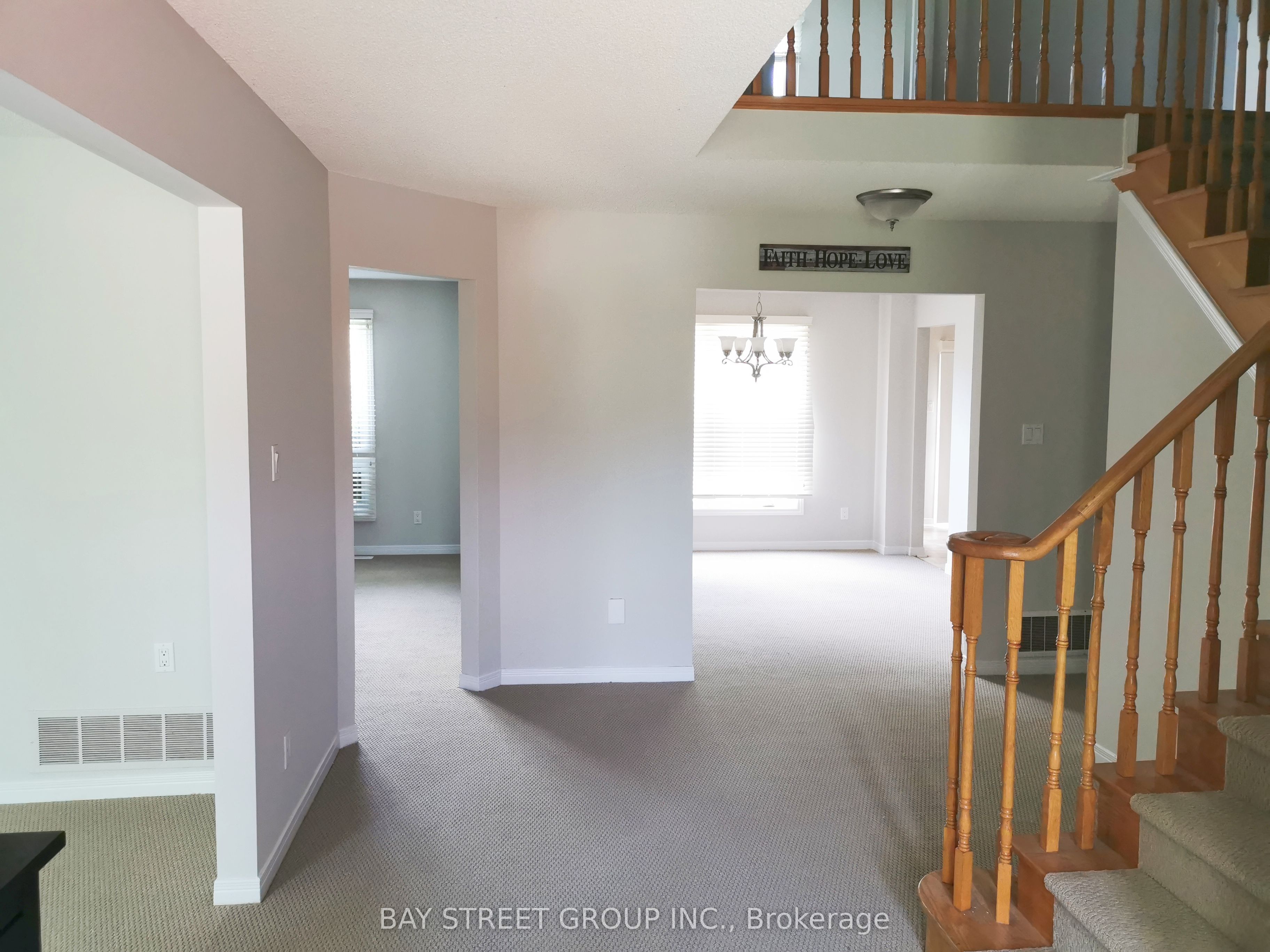 2034 Oxford Avenue, Oakville, ON L6H 4K7 photo 2