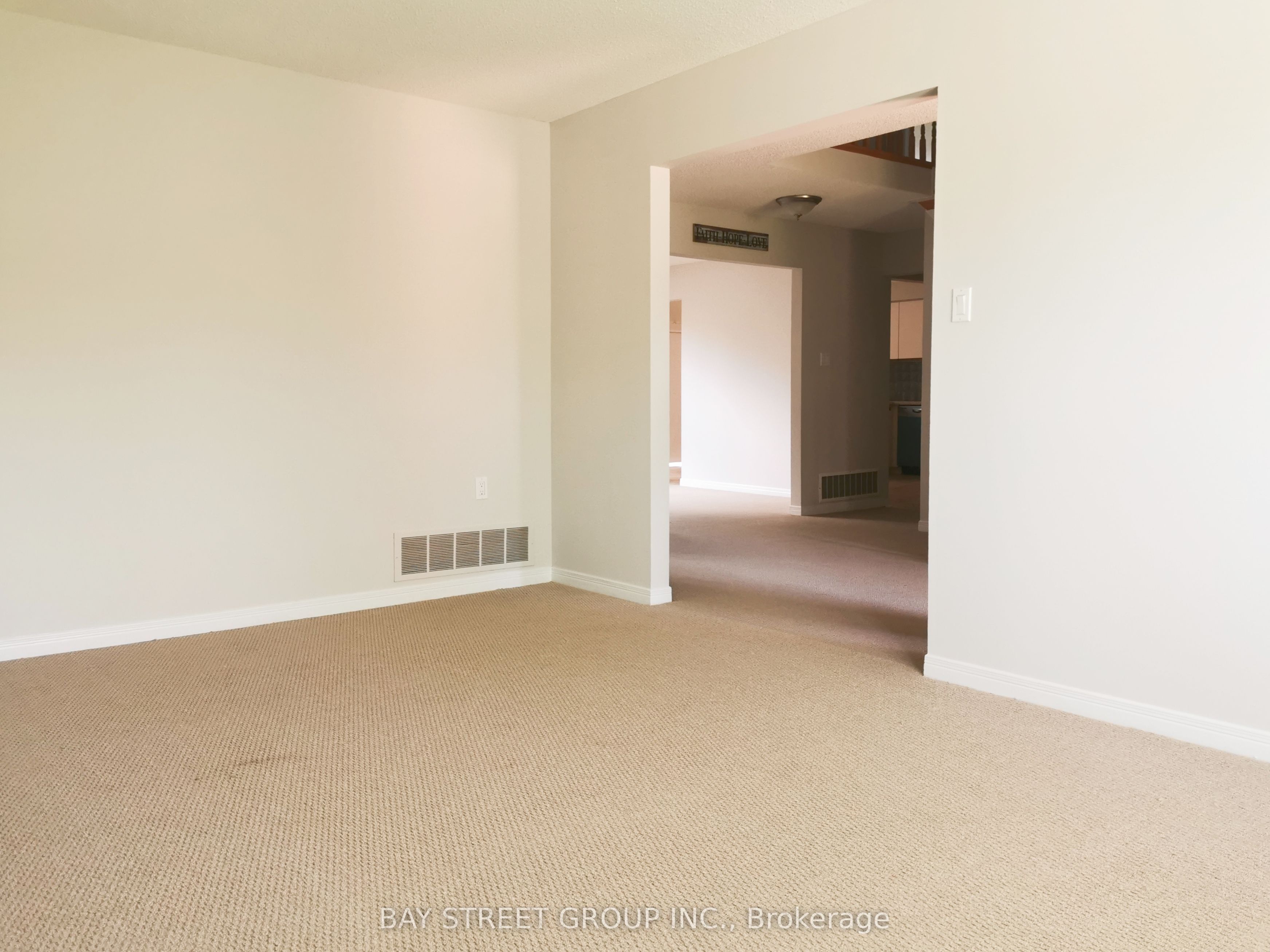 2034 Oxford Avenue, Oakville, ON L6H 4K7 photo 3
