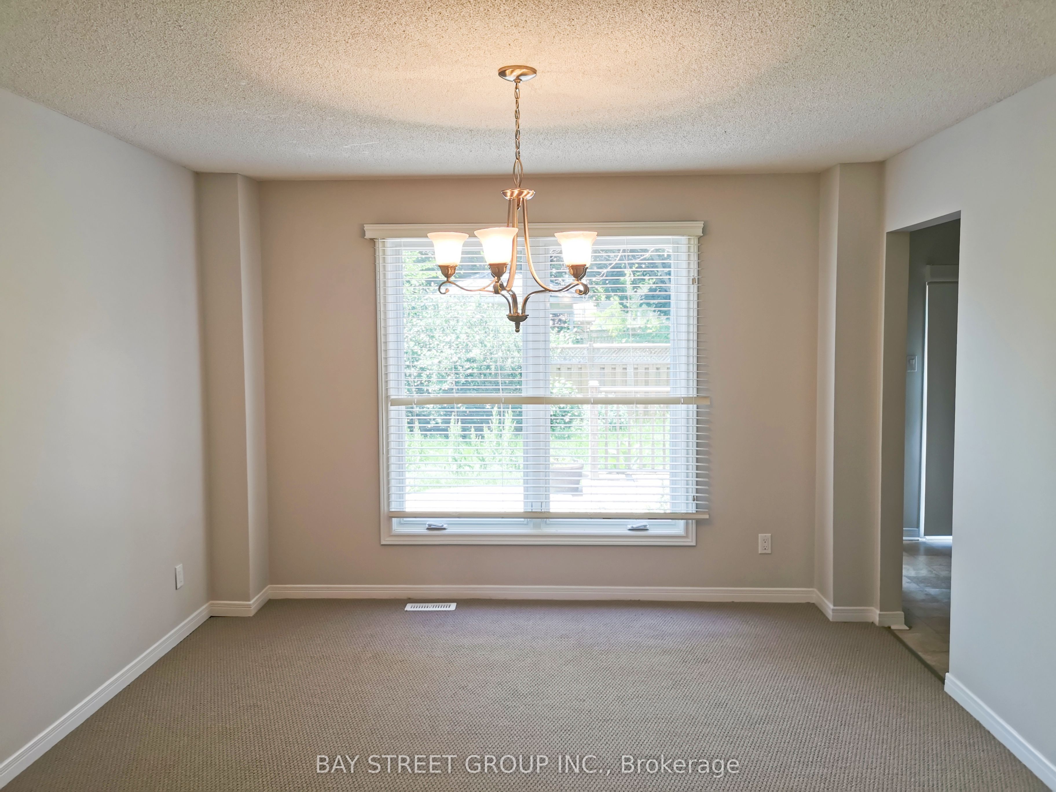 2034 Oxford Avenue, Oakville, ON L6H 4K7 photo 5
