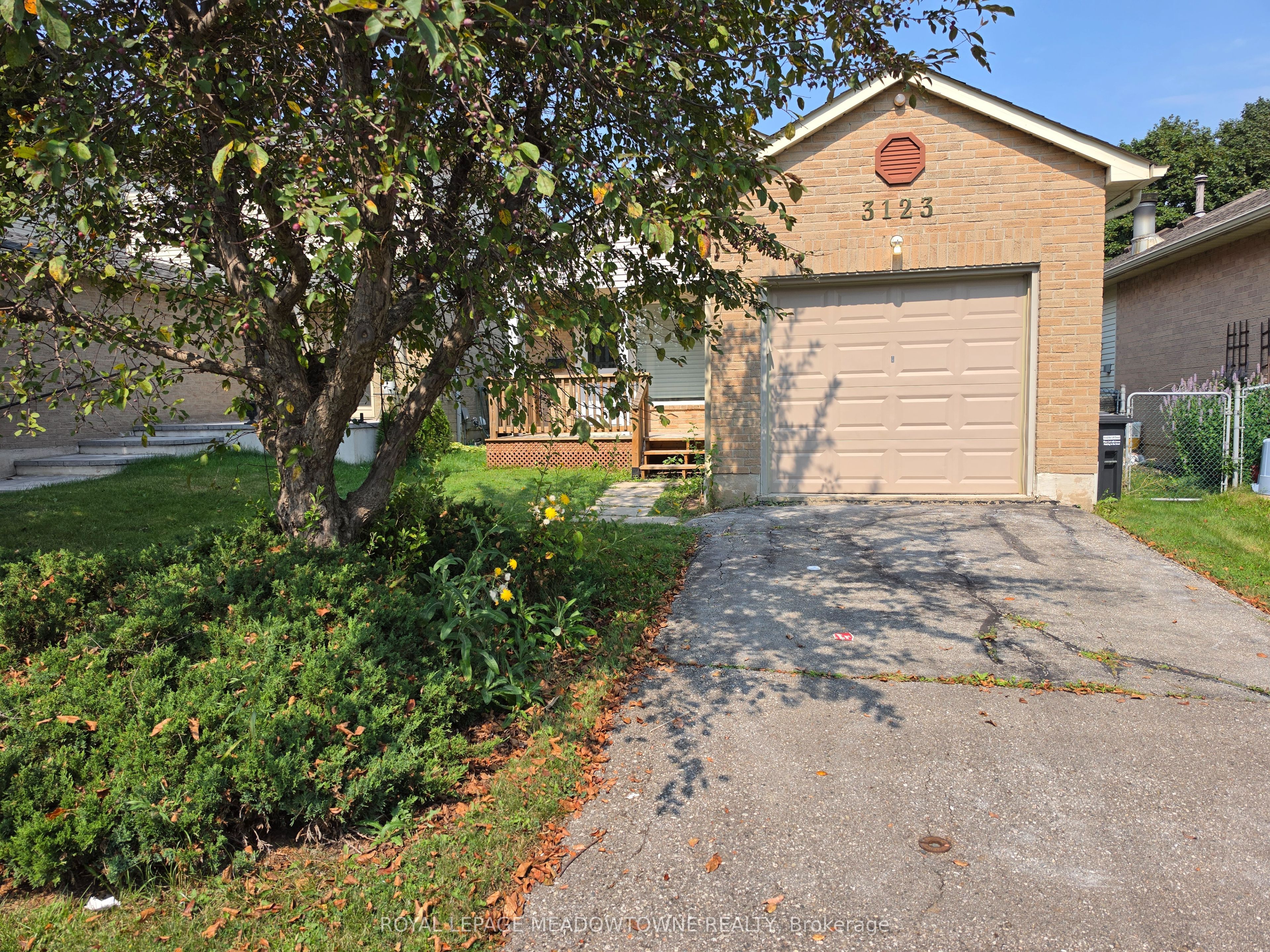 3123 Arnett Court, Mississauga, ON L5N 3G8 photo 2