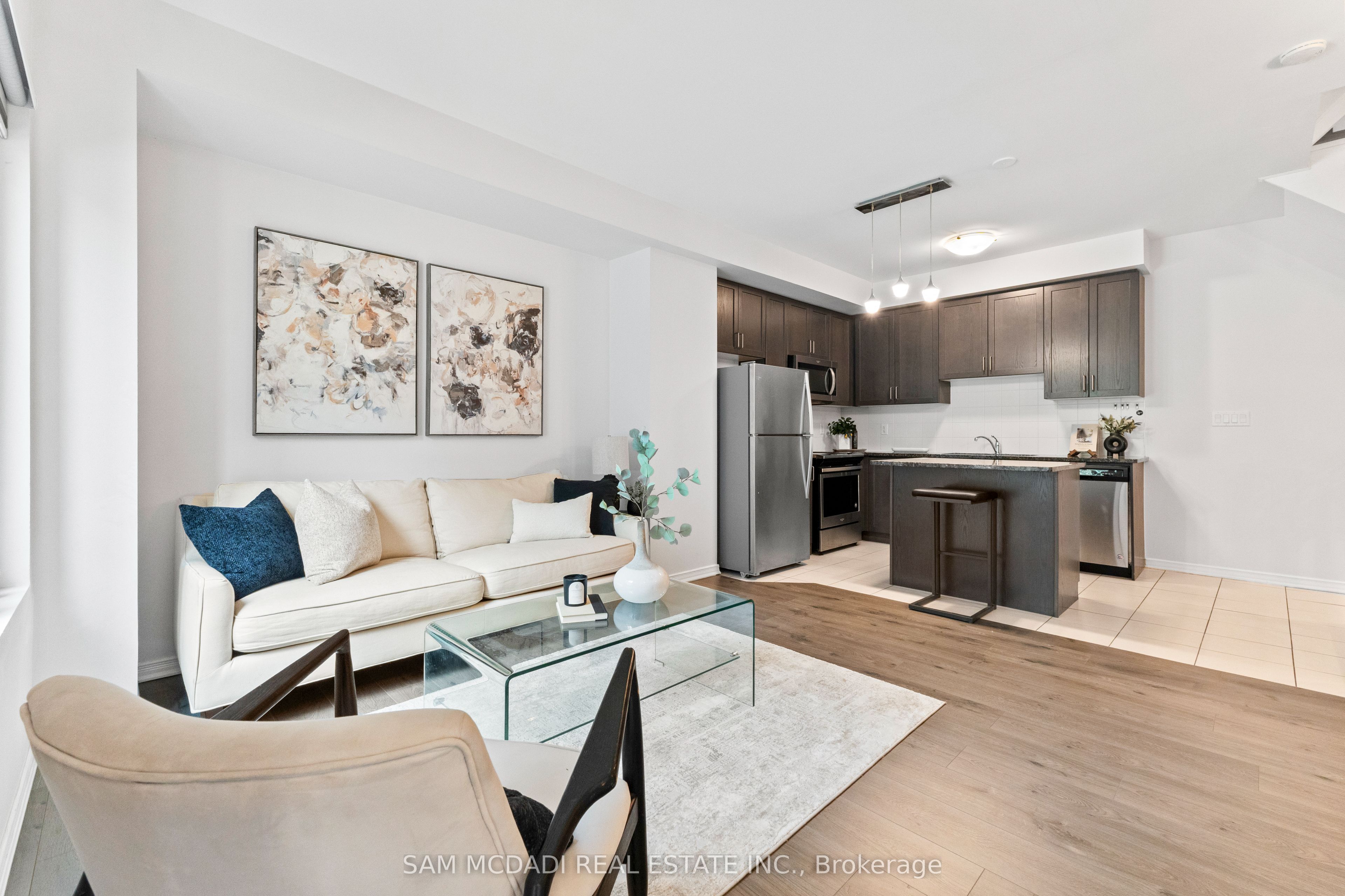 26 Applewood Lane 46, Toronto, ON M9C 0C1 photo 2