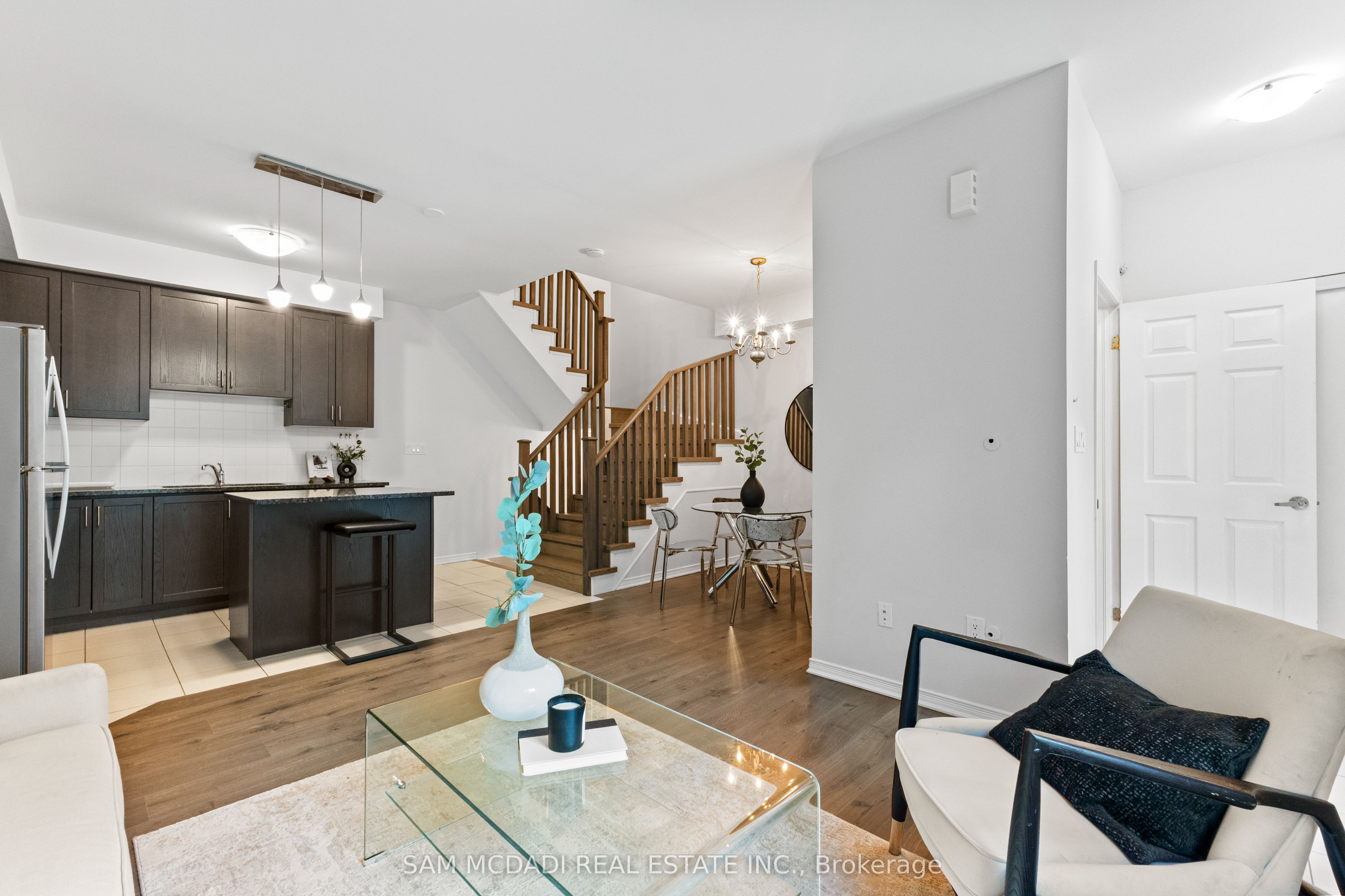26 Applewood Lane 46, Toronto, ON M9C 0C1 photo 3
