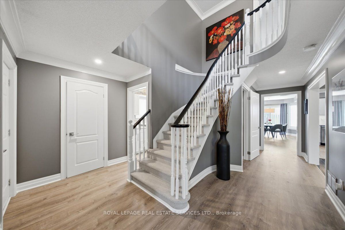 2268 Vista Oak Road, Oakville, ON L6M 3L8 photo 4
