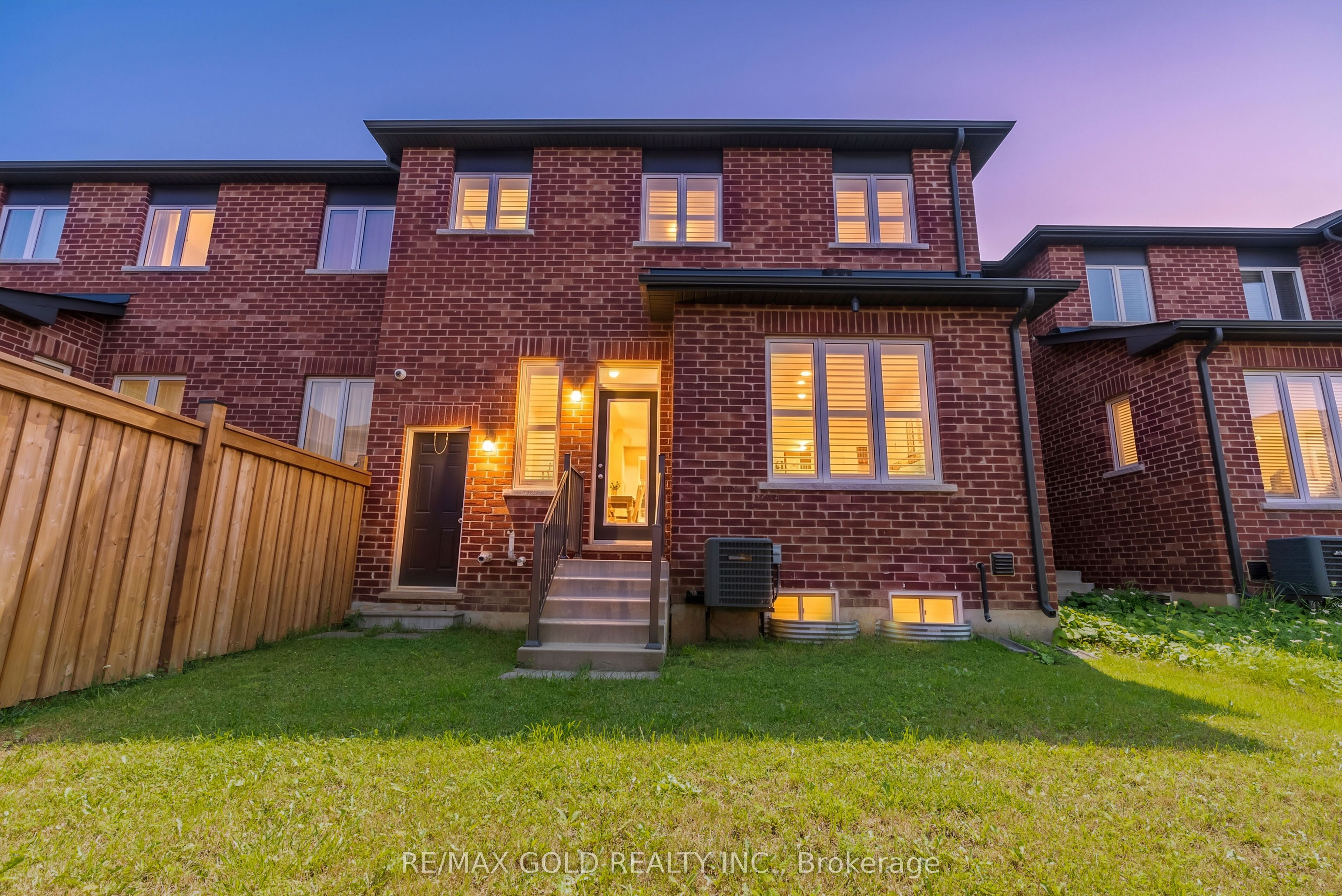 1625 Sorensen Court, Milton, ON L9E 1G8 photo 3
