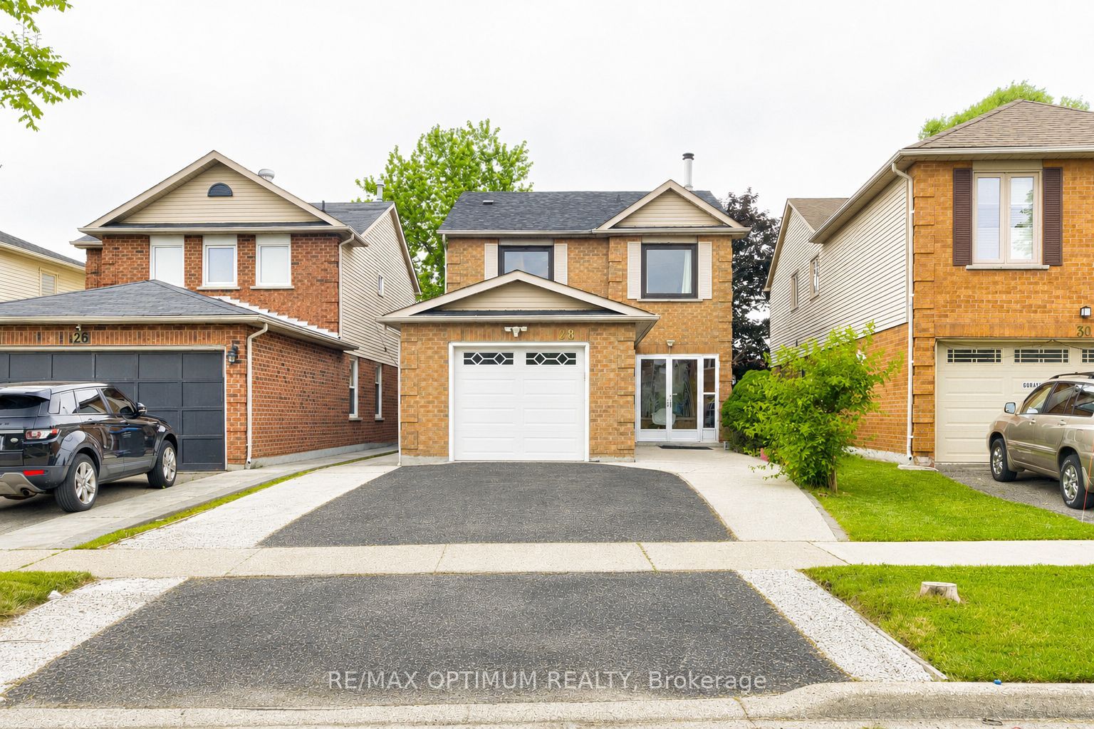 28 Stalbridge Avenue, Brampton, ON L6Y 4H2