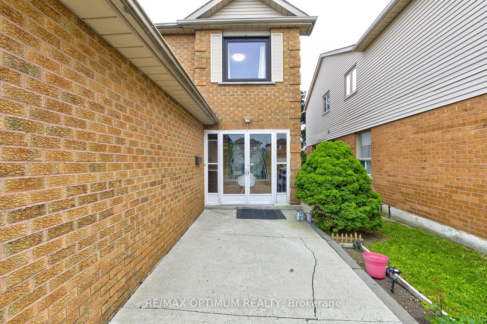 28 Stalbridge Avenue, Brampton, ON L6Y 4H2 photo 4