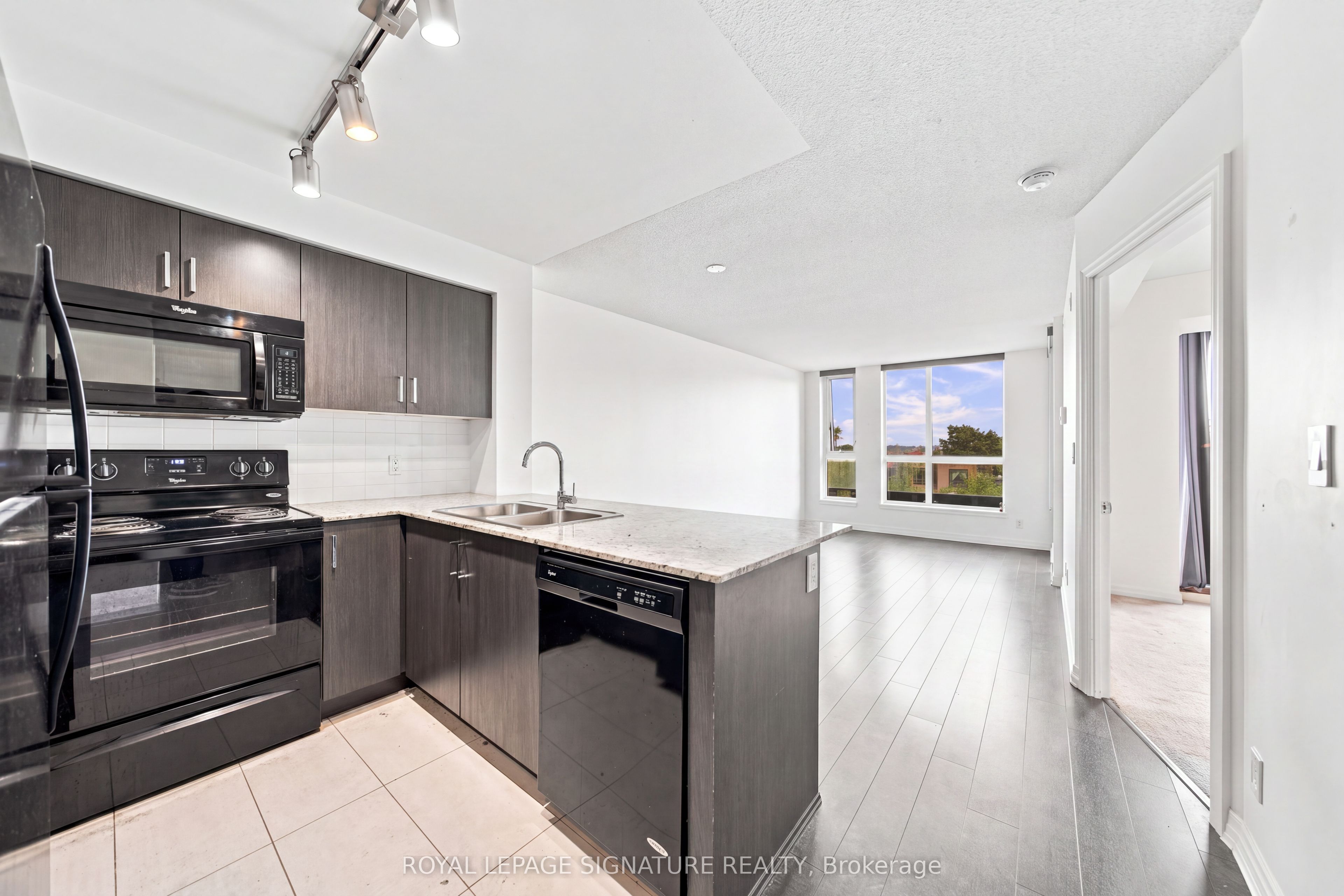 80 Esther Lorrie Drive 417, Toronto, ON M9W 0C6 photo 2
