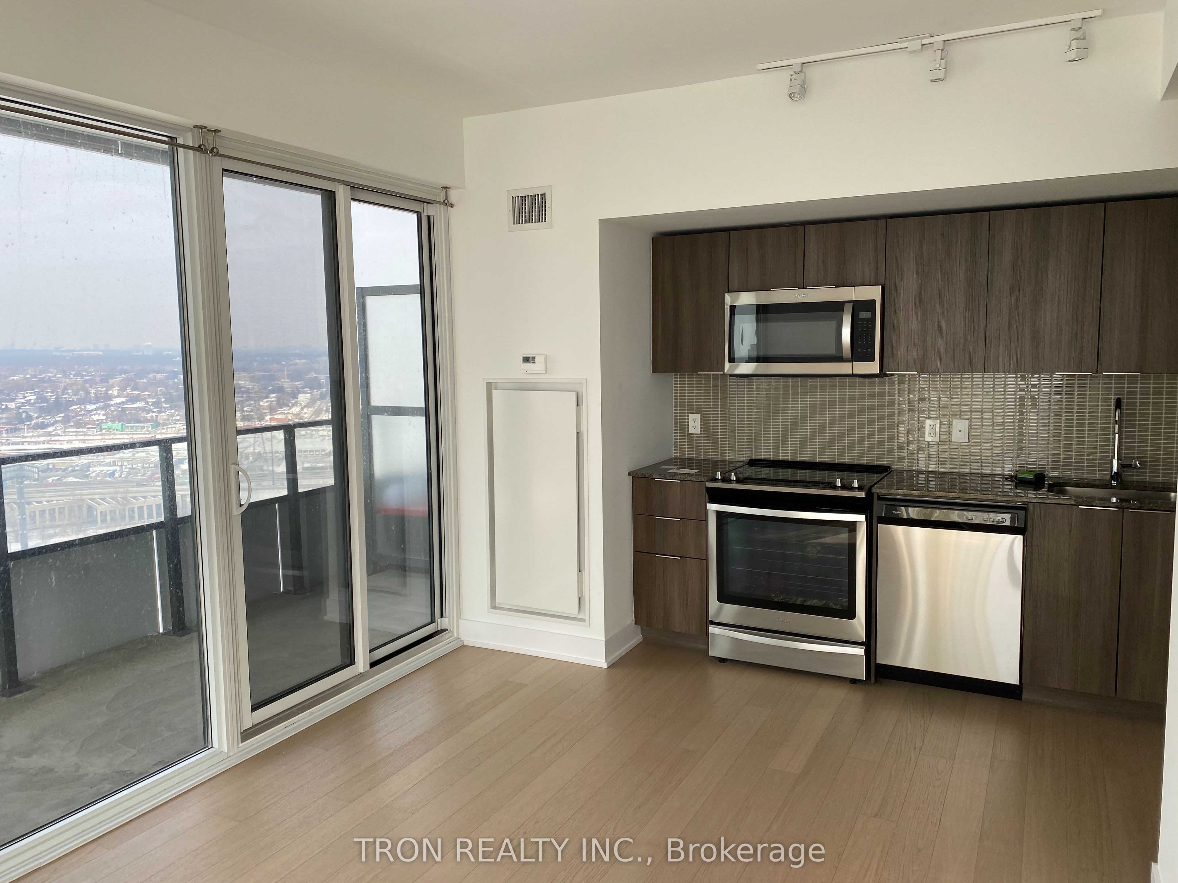 30 Shore Breeze Drive 2621, Toronto, ON M8V 1A1 photo 2
