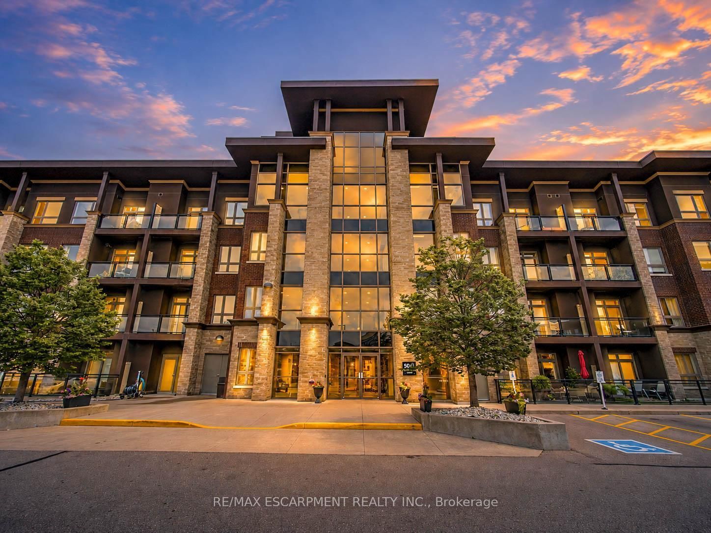 5010 Corporate Drive 109, Burlington, ON L7L 0H6