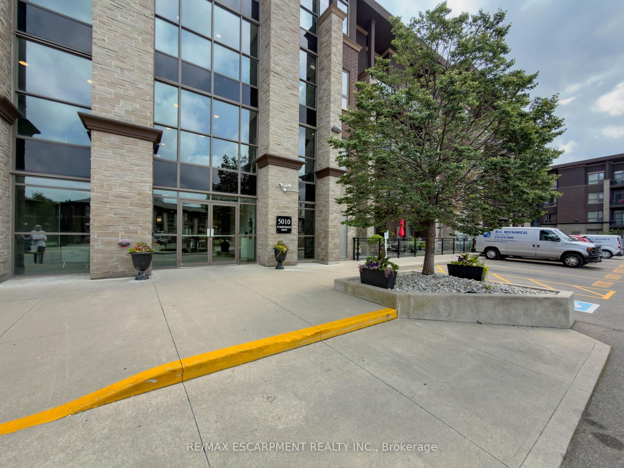 5010 Corporate Drive 109, Burlington, ON L7L 0H6 photo 3