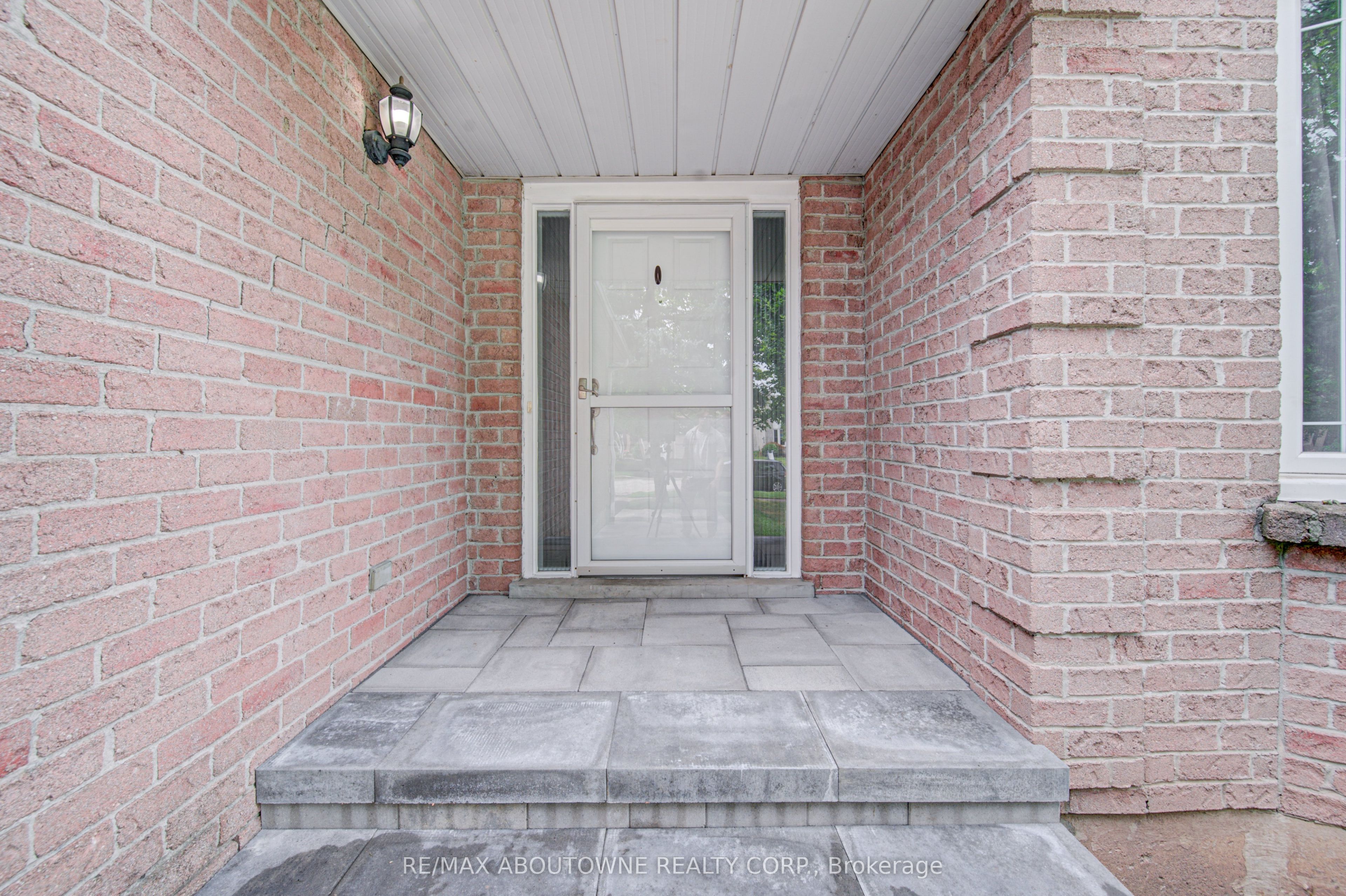 426 PARKLANE Road, Oakville, ON L6H 4J5 photo 4