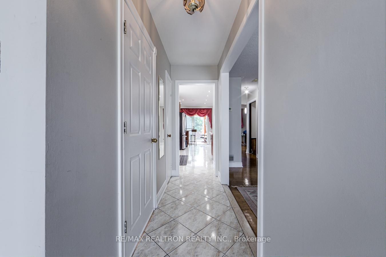 7384 Sills Road, Mississauga, ON L4T 2K1 photo 5