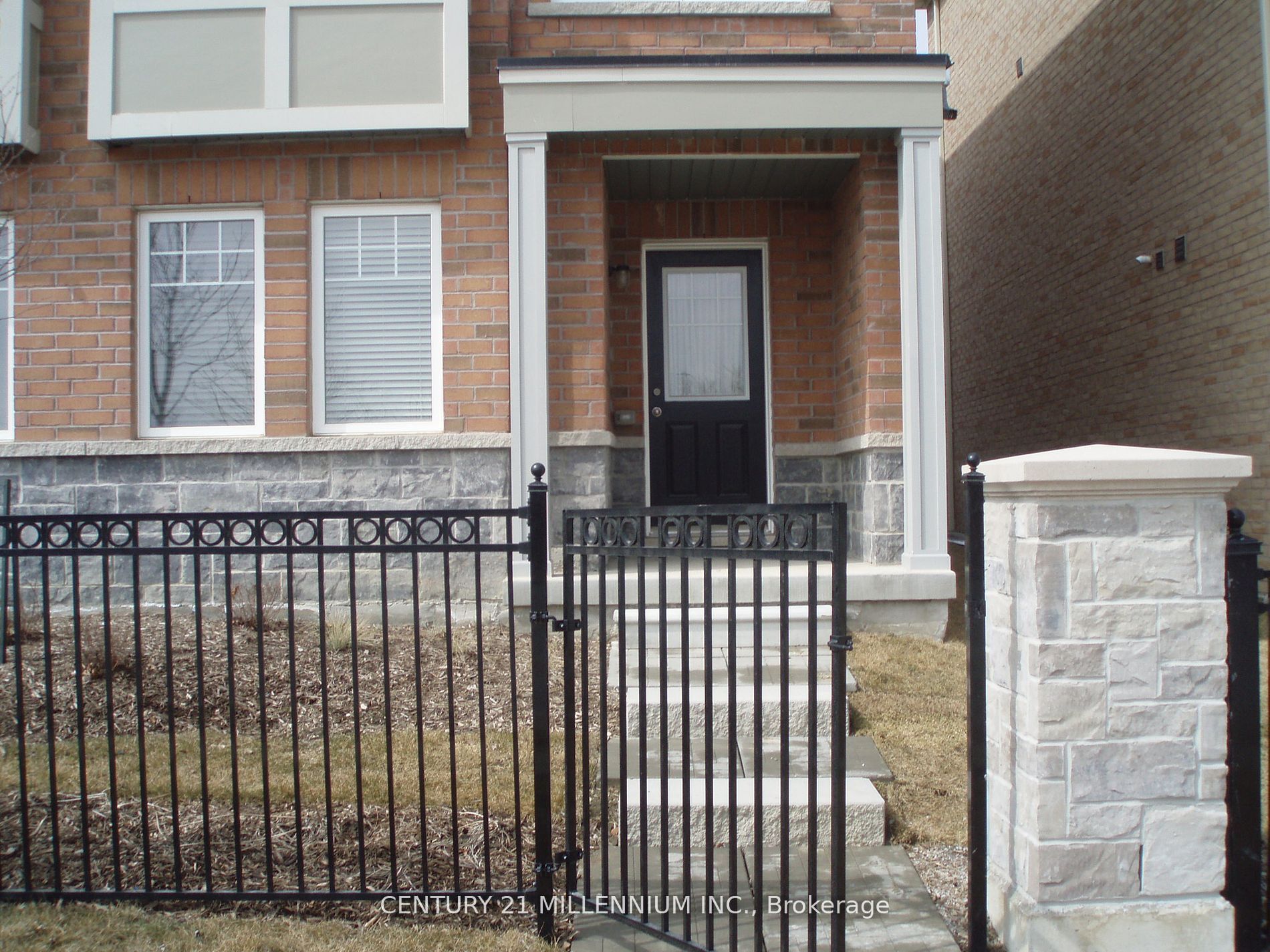 62 Magdalene Crescent, Brampton, ON L6Z 0G8 photo 2