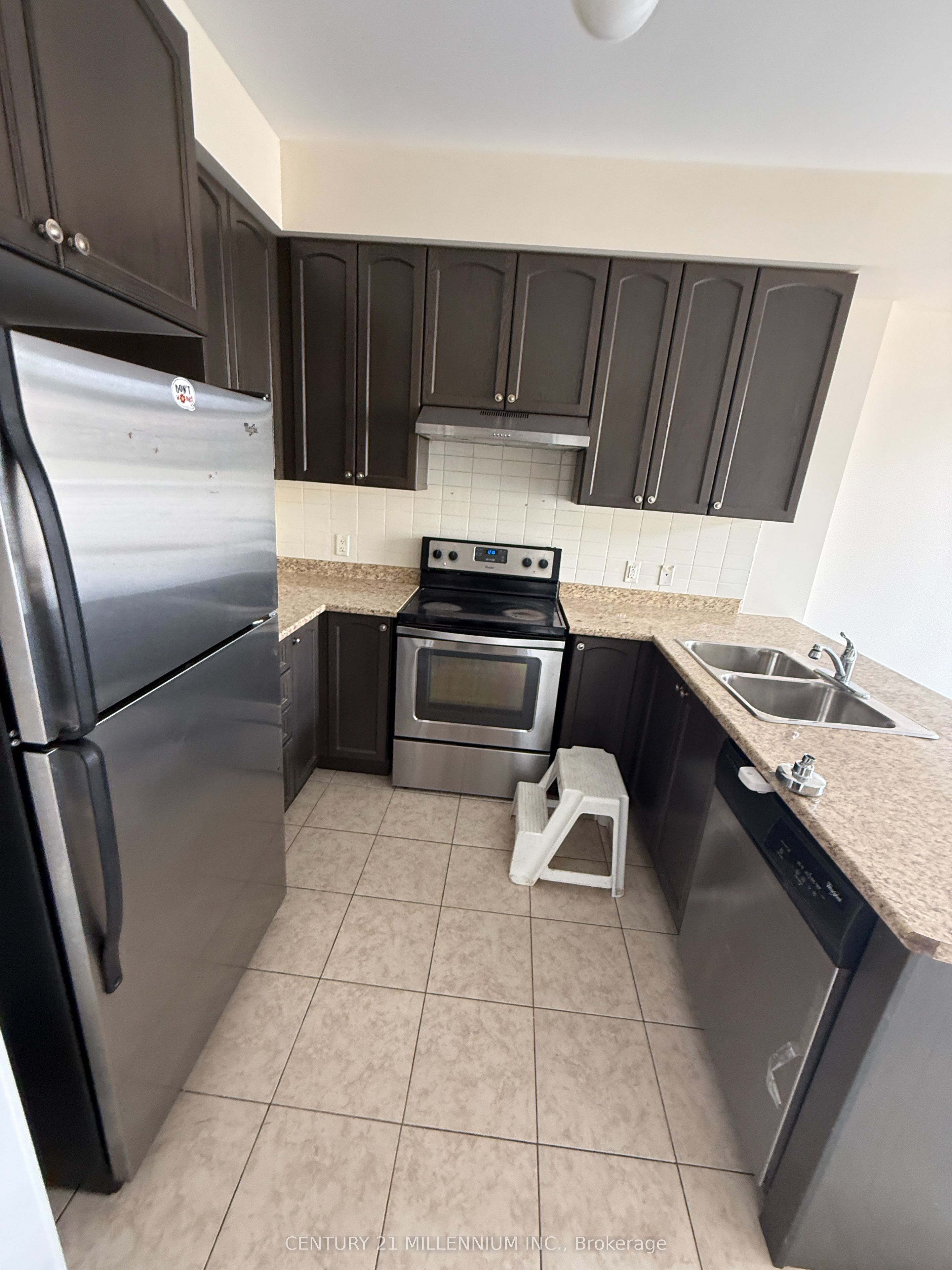 62 Magdalene Crescent, Brampton, ON L6Z 0G8 photo 4