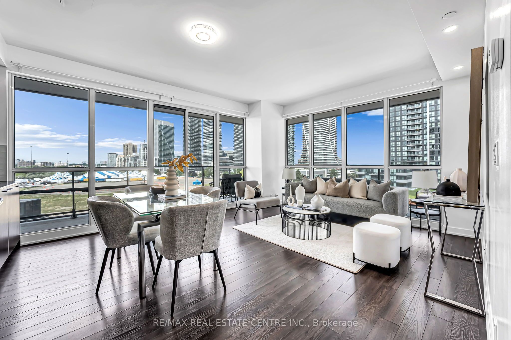 10 Park Lawn Road 809, Toronto, ON M8V 0H9