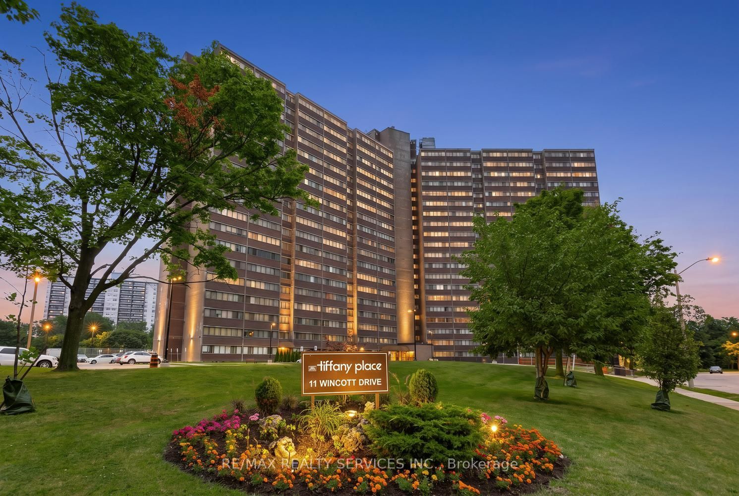 11 Wincott Drive 11, Toronto, ON M9R 2R9