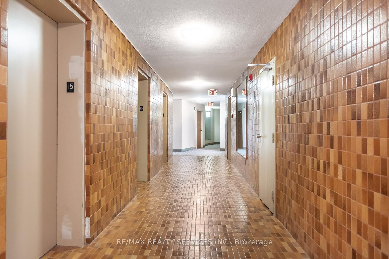11 Wincott Drive 11, Toronto, ON M9R 2R9 photo 4