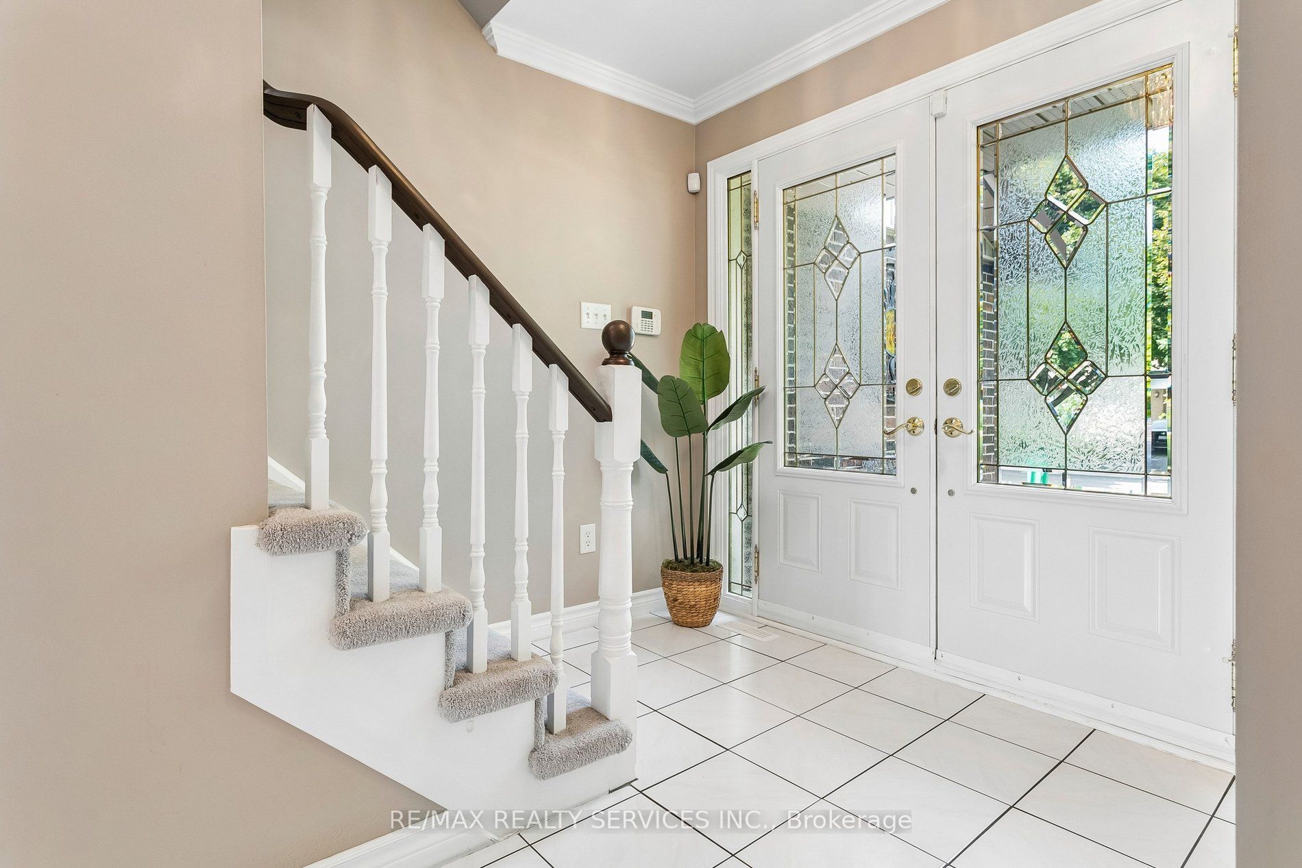 11 Longbourne Crescent, Brampton, ON L6S 2R8 photo 5