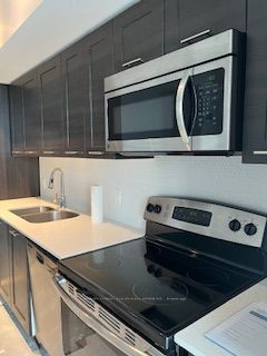 2220 Lakeshore Boulevard W 2810, Toronto, ON M8V 0C1 photo 5