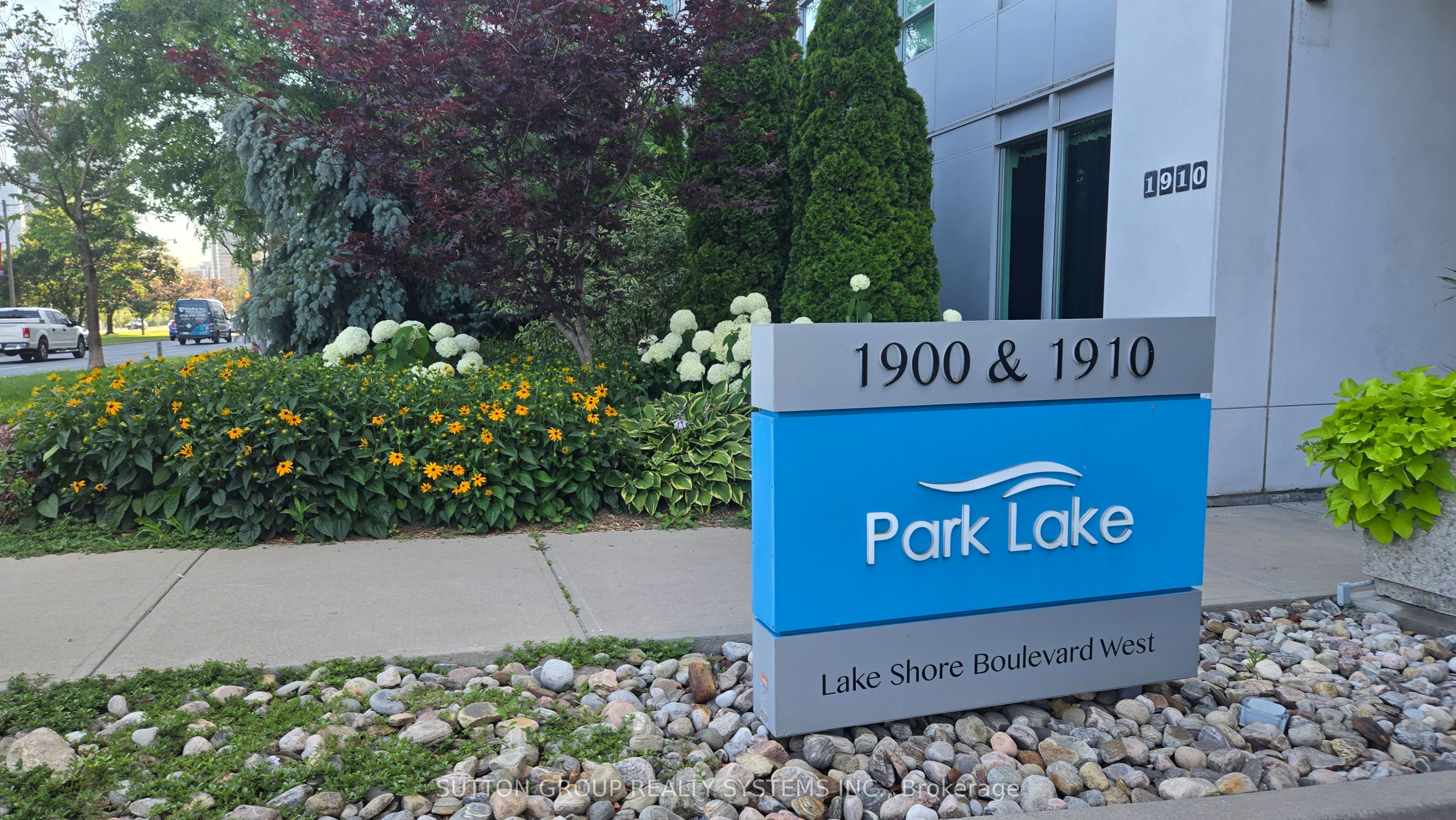1910 Lake Shore Boulevard W 808, Toronto, ON M6S 1A4 photo 4