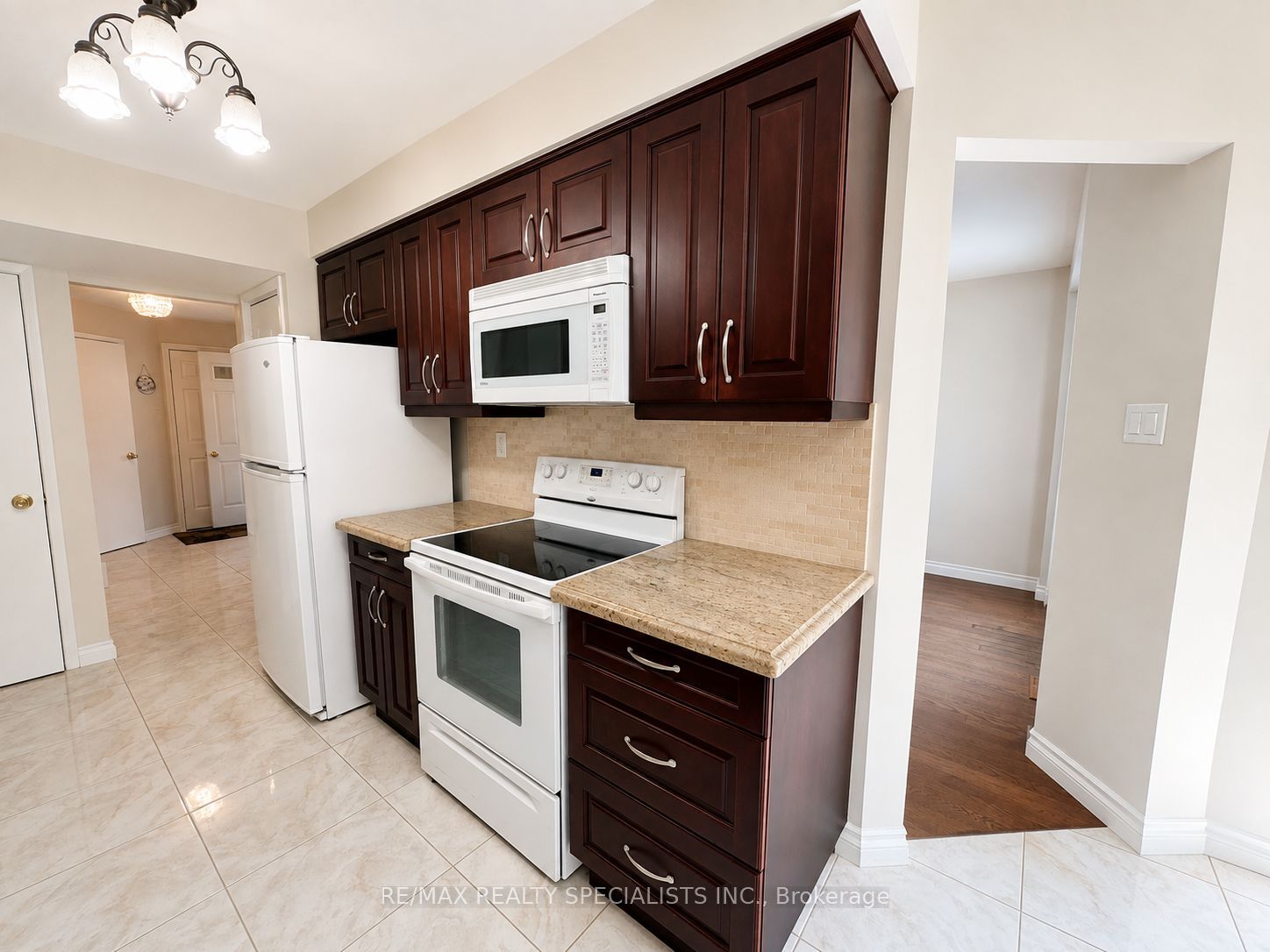 4334 Lee Drive, Mississauga, ON L4W 4A8 photo 4