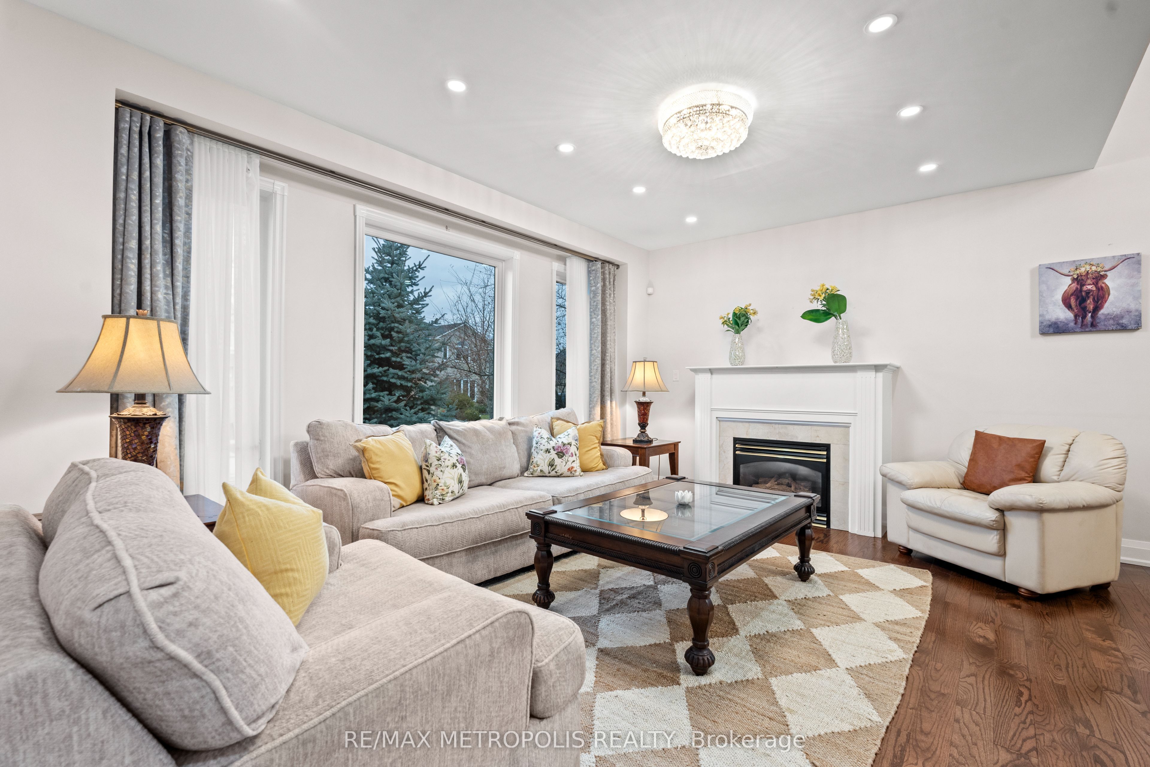 552 Feathergrass Crescent Main & Upper, Mississauga, ON L4Z 3Y5 photo 3