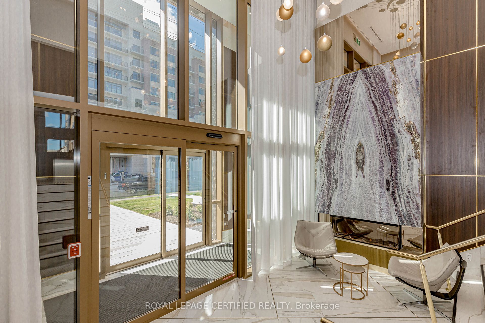 2333 Khalsa Gate 404, Oakville, ON L6M 4J2 photo 3