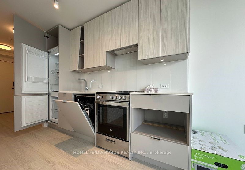 3883 QUARTZ Road 3402, Mississauga, ON L5B 0M4 photo 5
