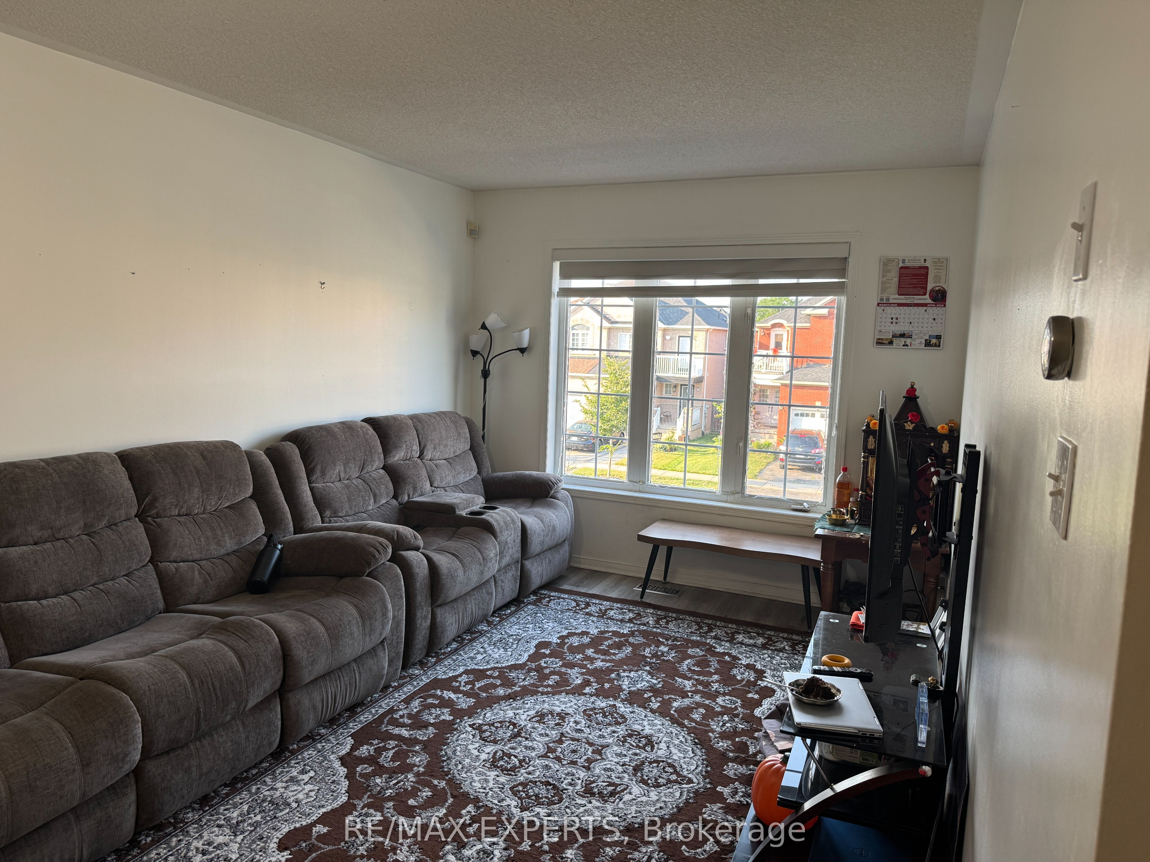 5864 Delle Donne Drive, Mississauga, ON L5M 7A3 photo 3