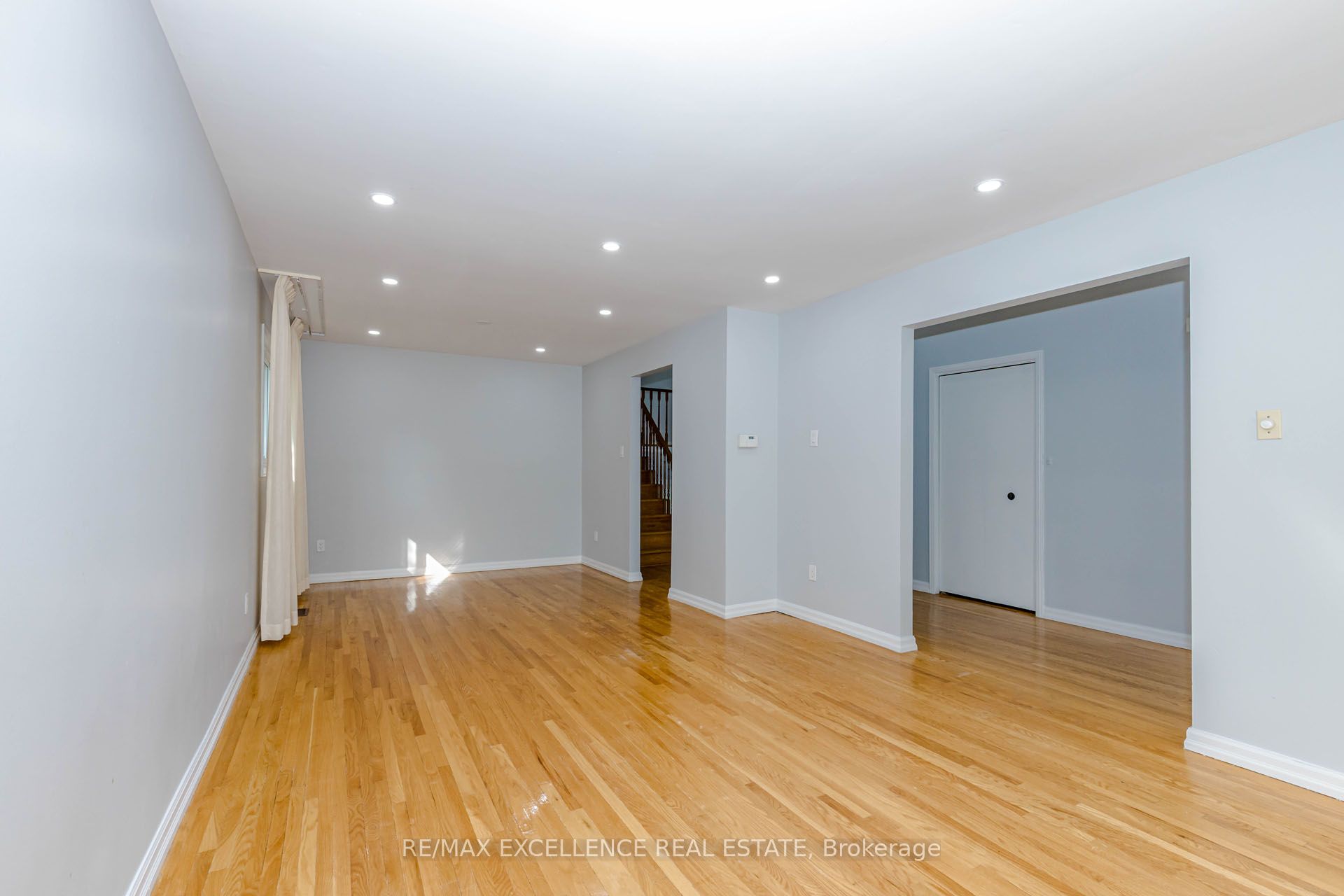 15 Maidstone Crescent, Brampton, ON L6S 2Z4 photo 5