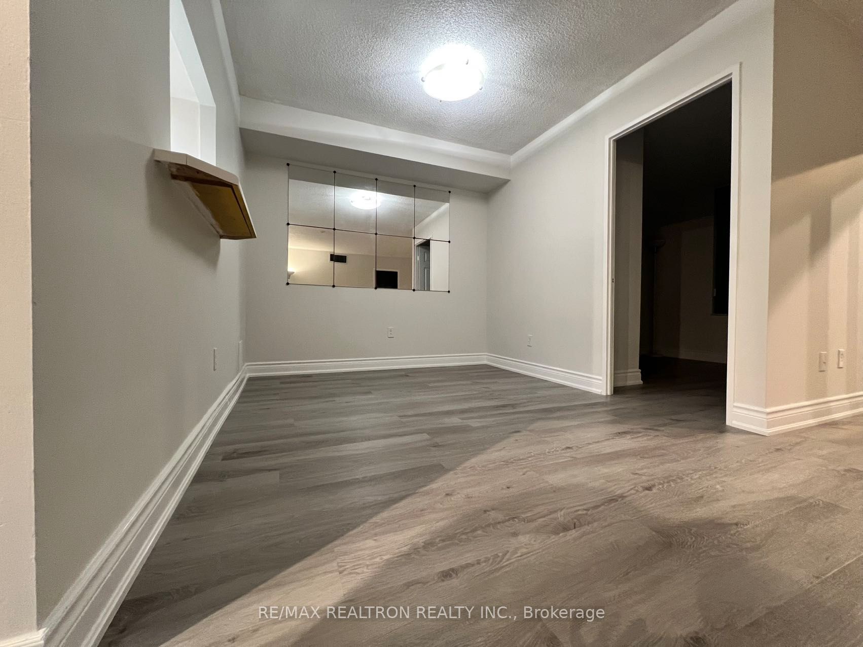 285 Enfield Place 1412, Mississauga, ON L5B 3Y6 photo 5