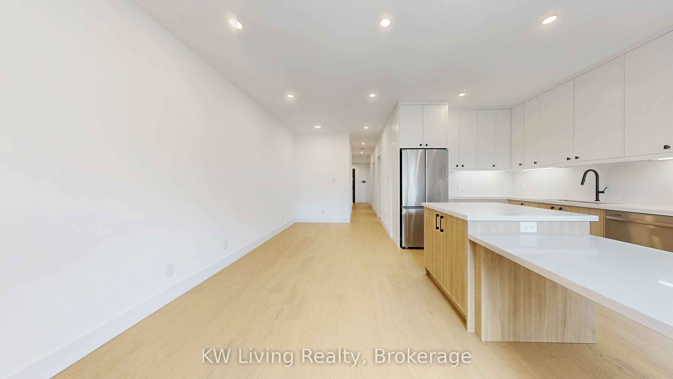 33 Kirknewton Road 201, Toronto, ON M6E 3X9 photo 4