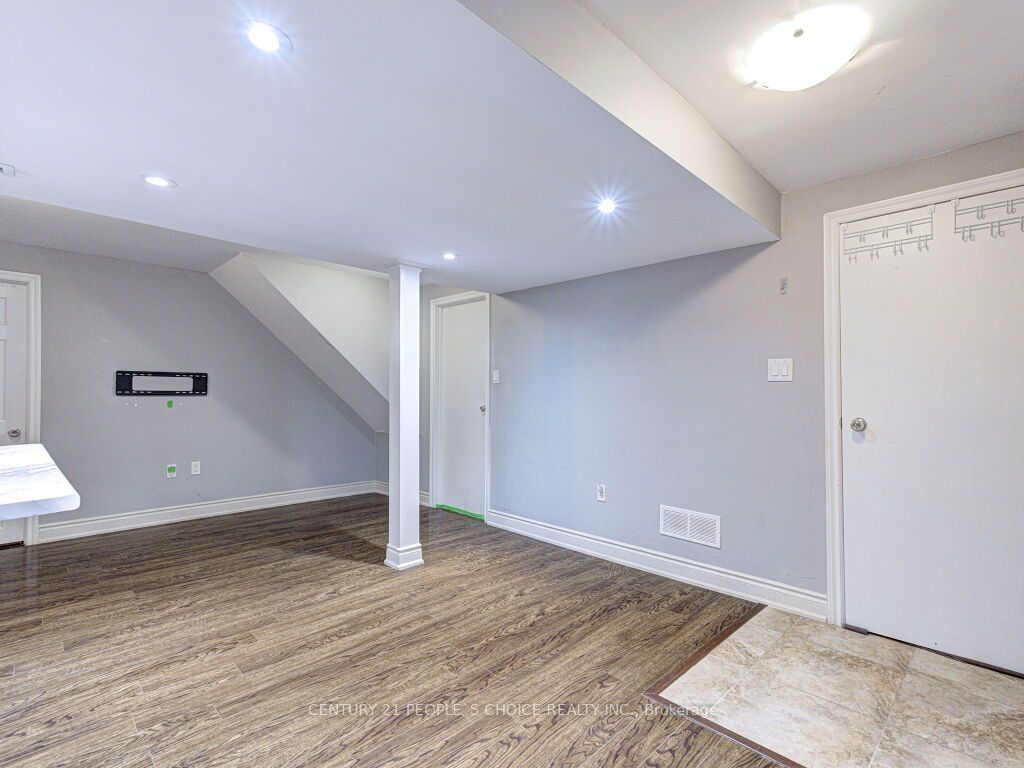 5965 River Grove Avenue Bsmt, Mississauga, ON L5M 4Z8 photo 3